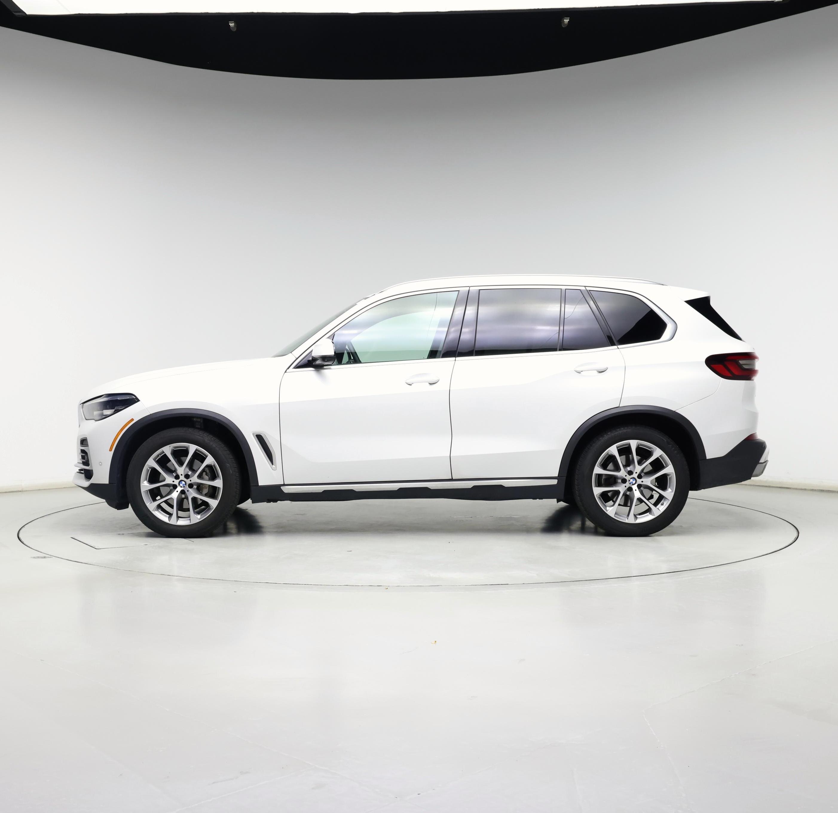 Thumbnail: 2023 BMW X5 - 3