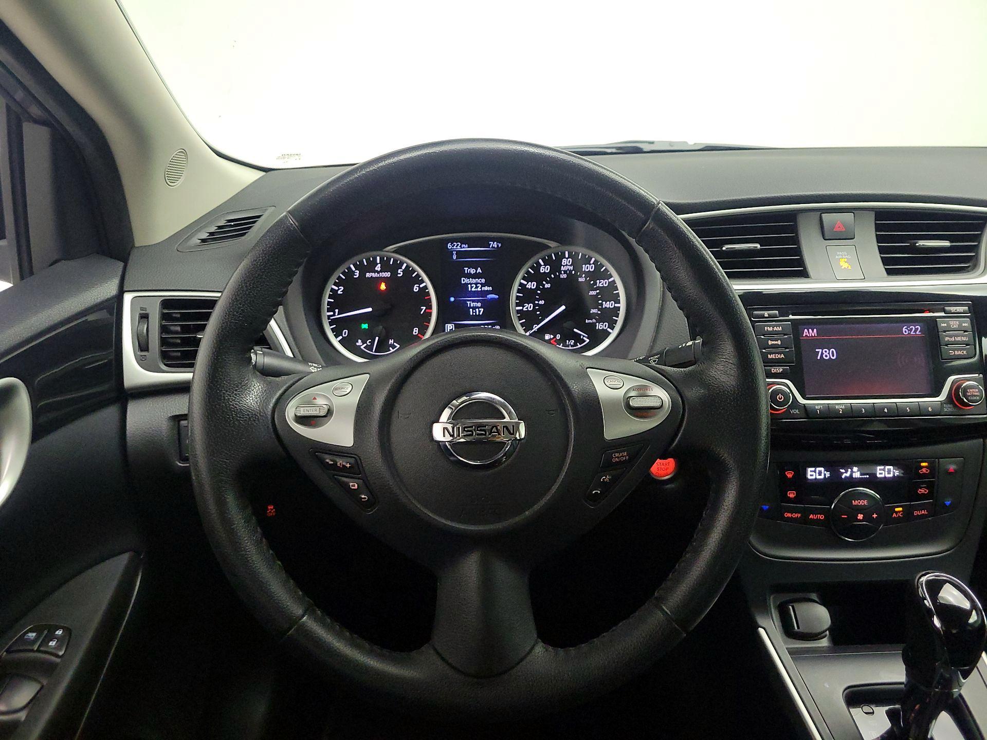 Thumbnail: 2018 Nissan Sentra - 10