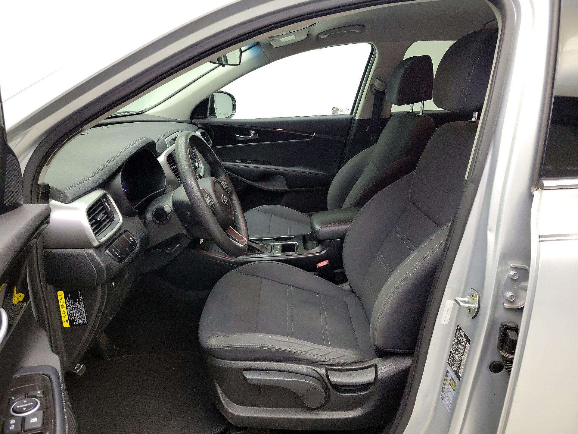 Thumbnail: 2017 Kia Sorento - 9