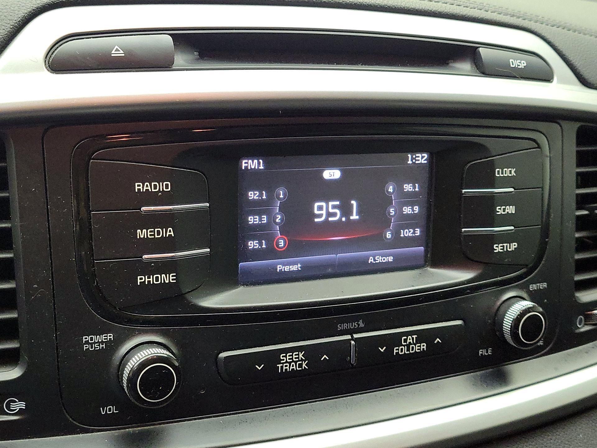 Thumbnail: 2017 Kia Sorento - 13