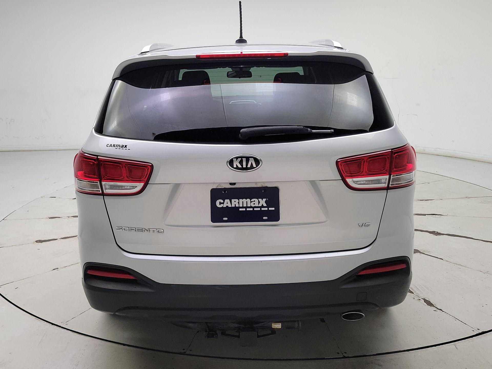 Thumbnail: 2017 Kia Sorento - 6