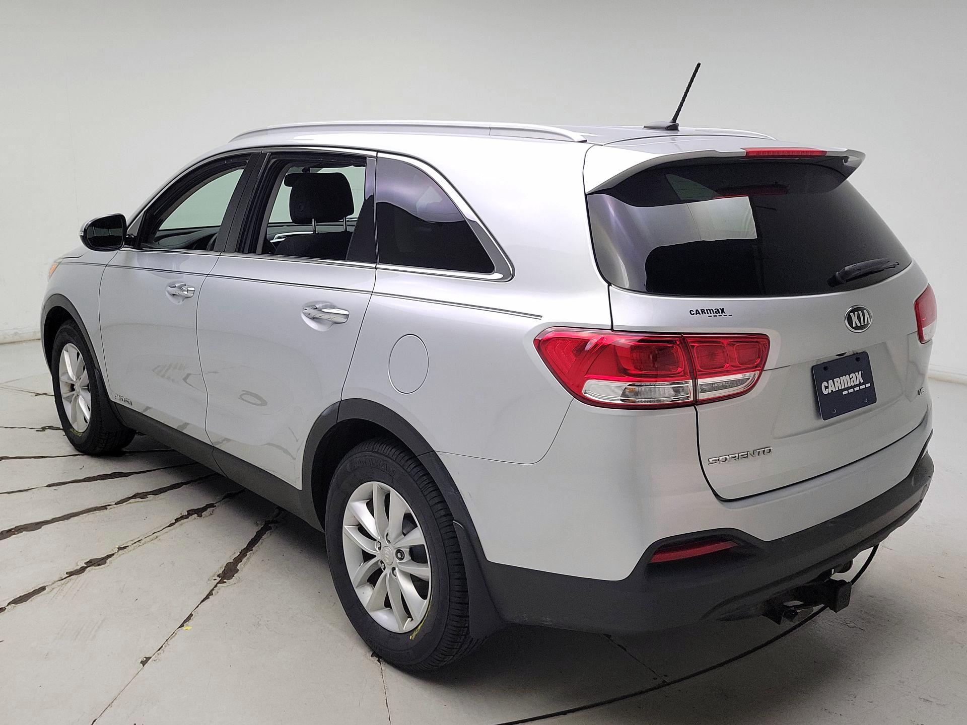 Thumbnail: 2017 Kia Sorento - 7