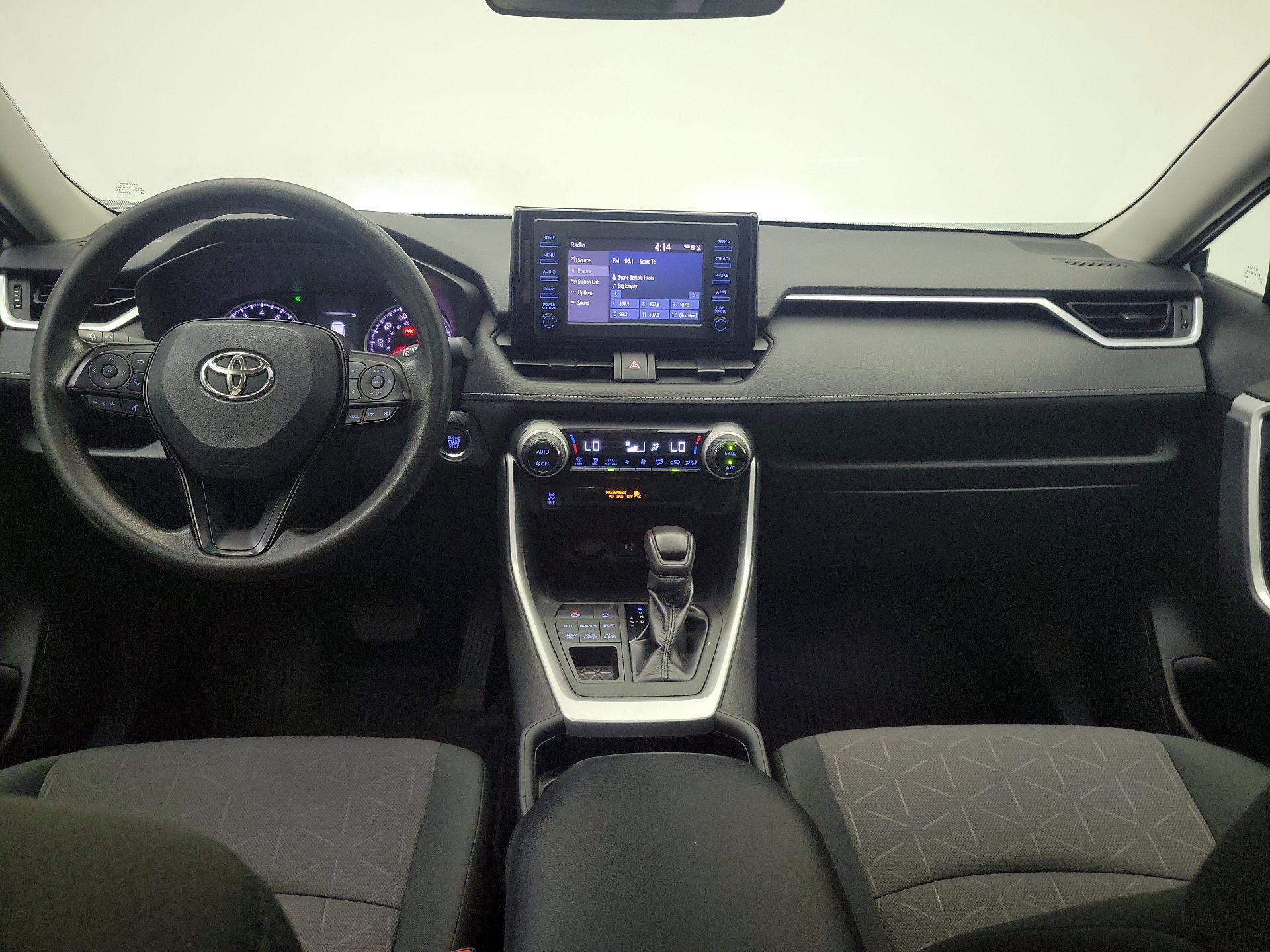 Thumbnail: 2019 Toyota RAV4 - 9