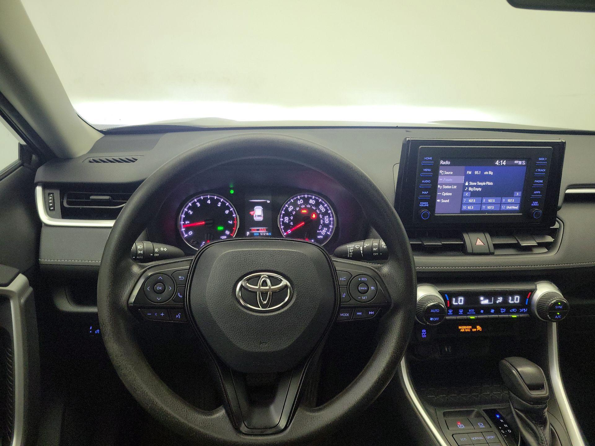 Thumbnail: 2019 Toyota RAV4 - 10