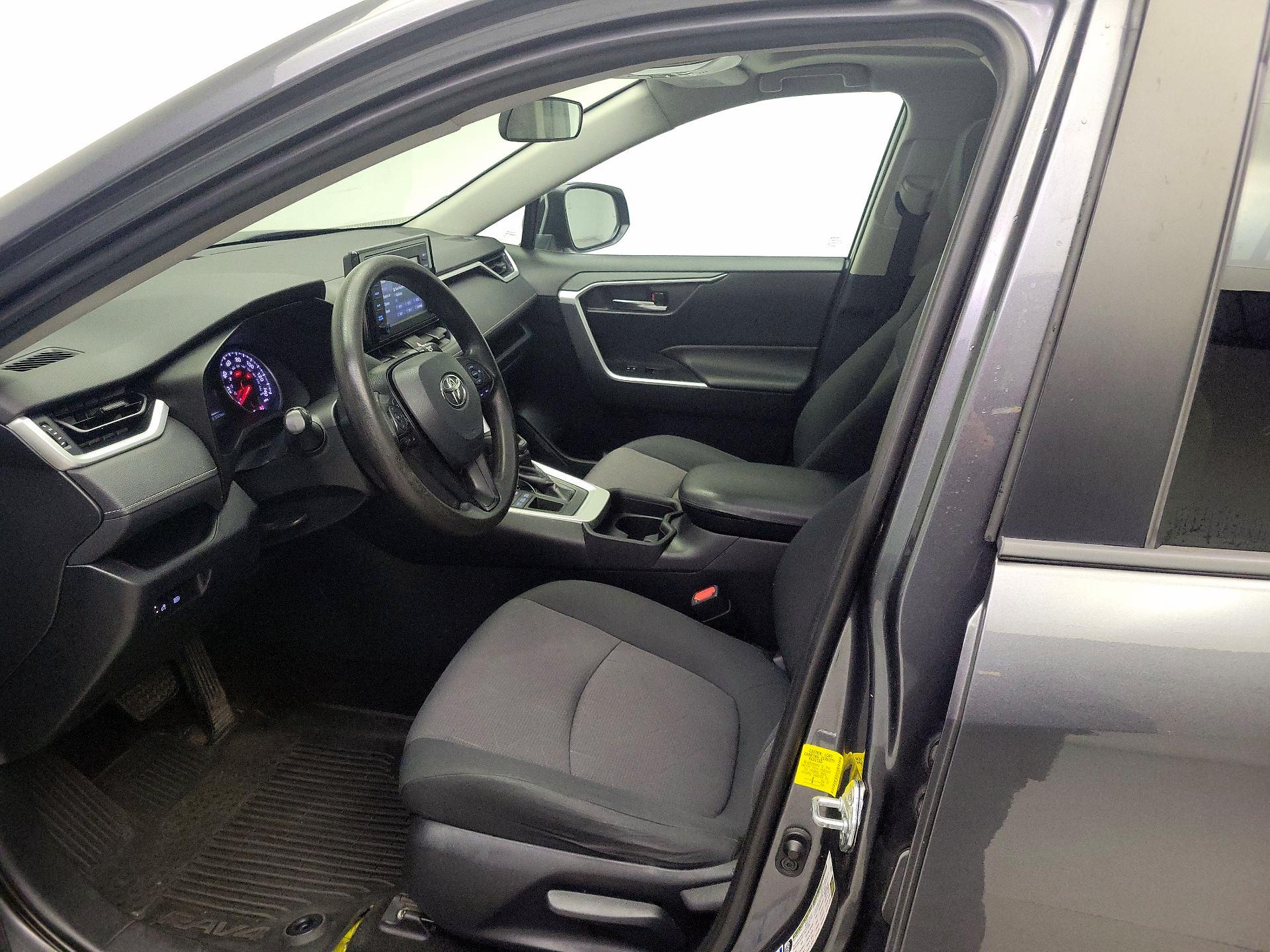 Thumbnail: 2019 Toyota RAV4 - 11