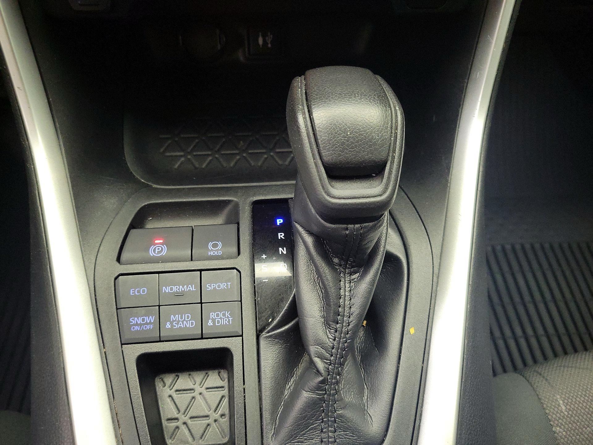 Thumbnail: 2019 Toyota RAV4 - 17