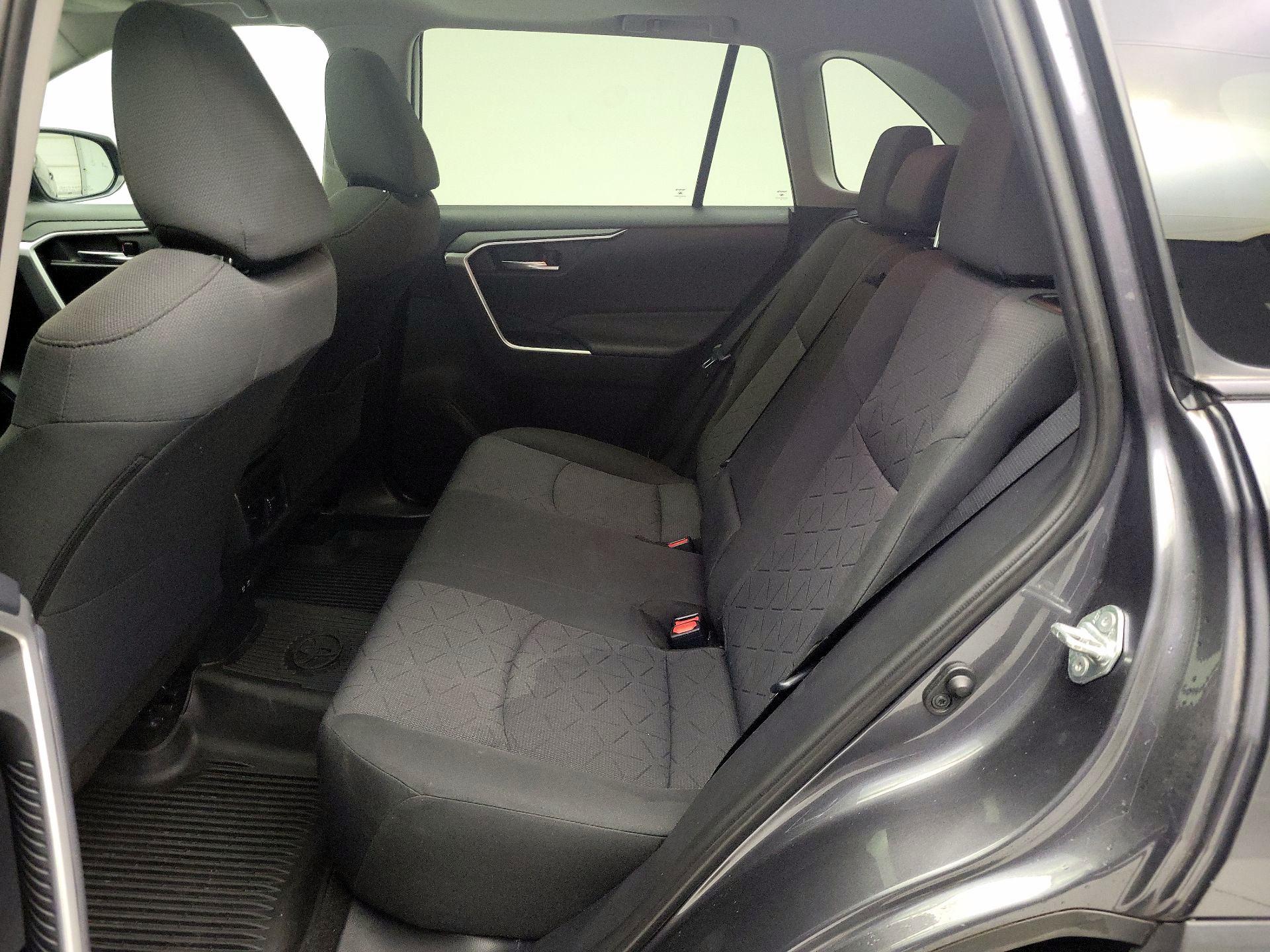 Thumbnail: 2019 Toyota RAV4 - 20