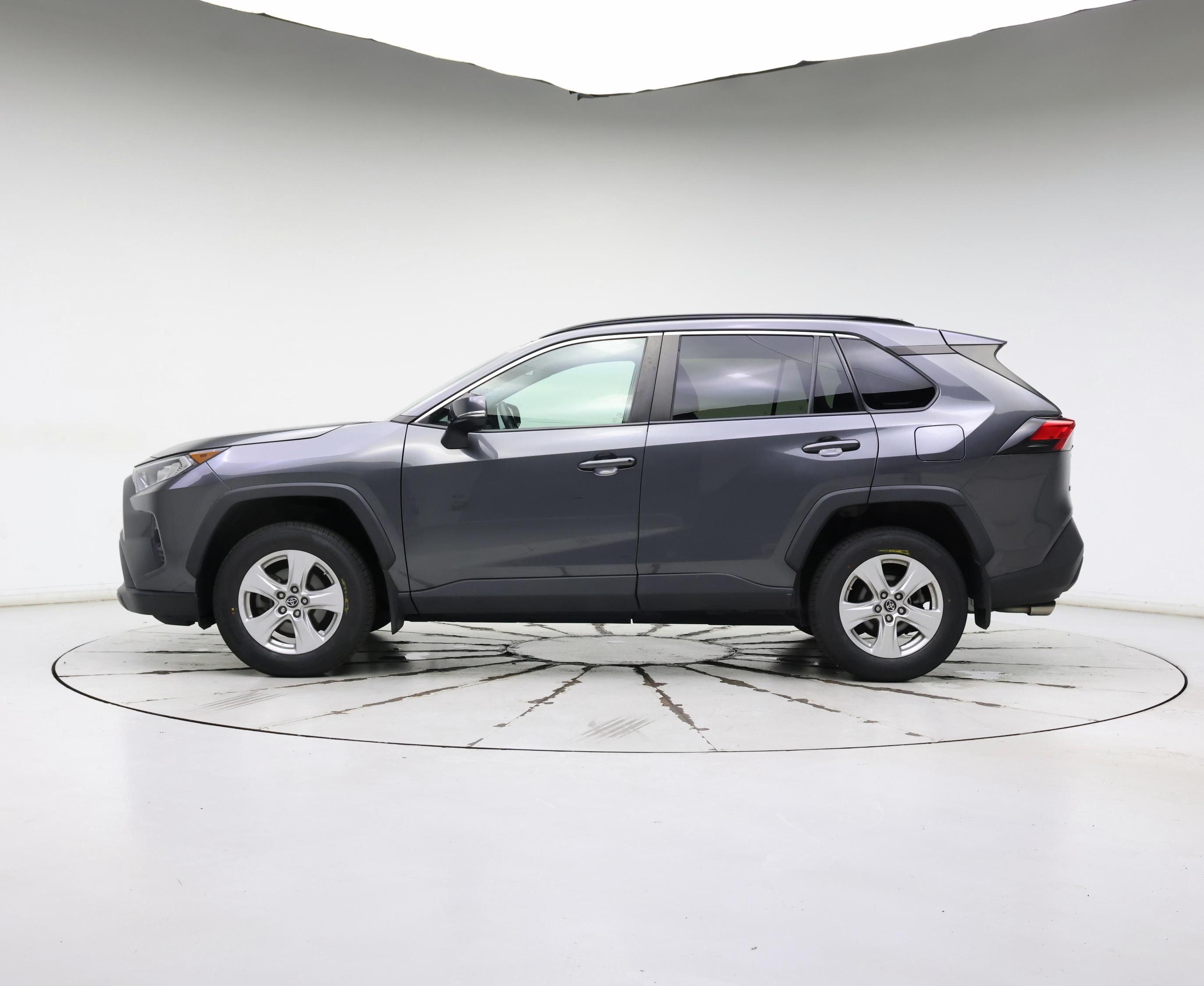 Thumbnail: 2019 Toyota RAV4 - 3