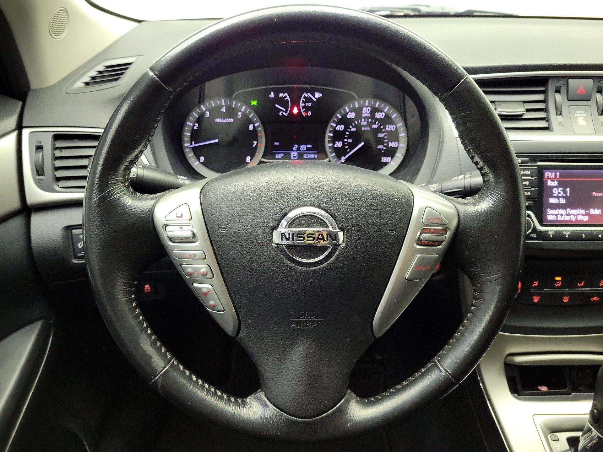 Thumbnail: 2015 Nissan Sentra - 10