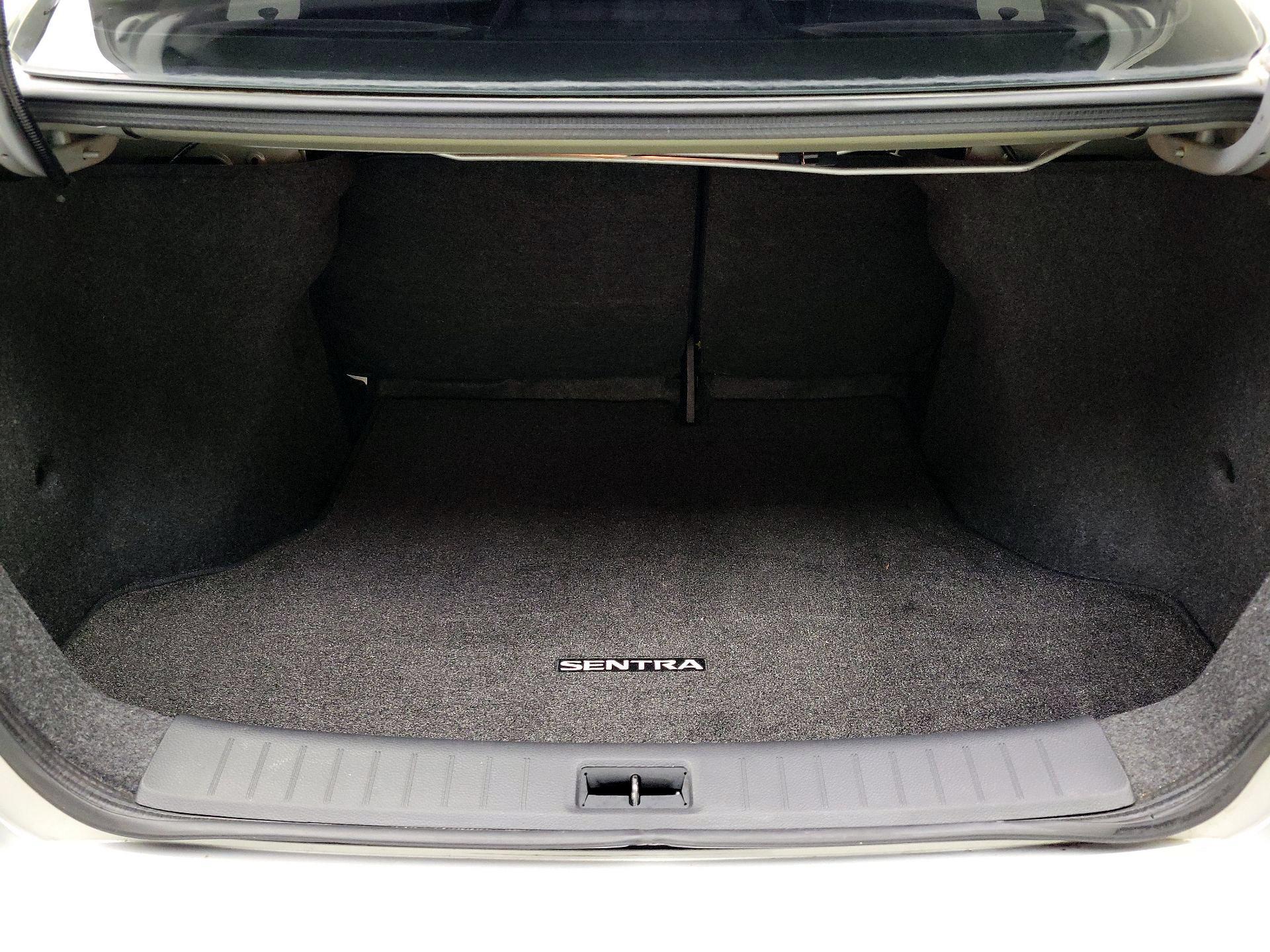 Thumbnail: 2015 Nissan Sentra - 20