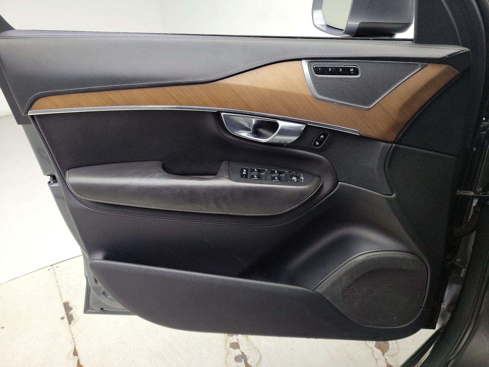 Thumbnail: 2017 Volvo XC90 - 12