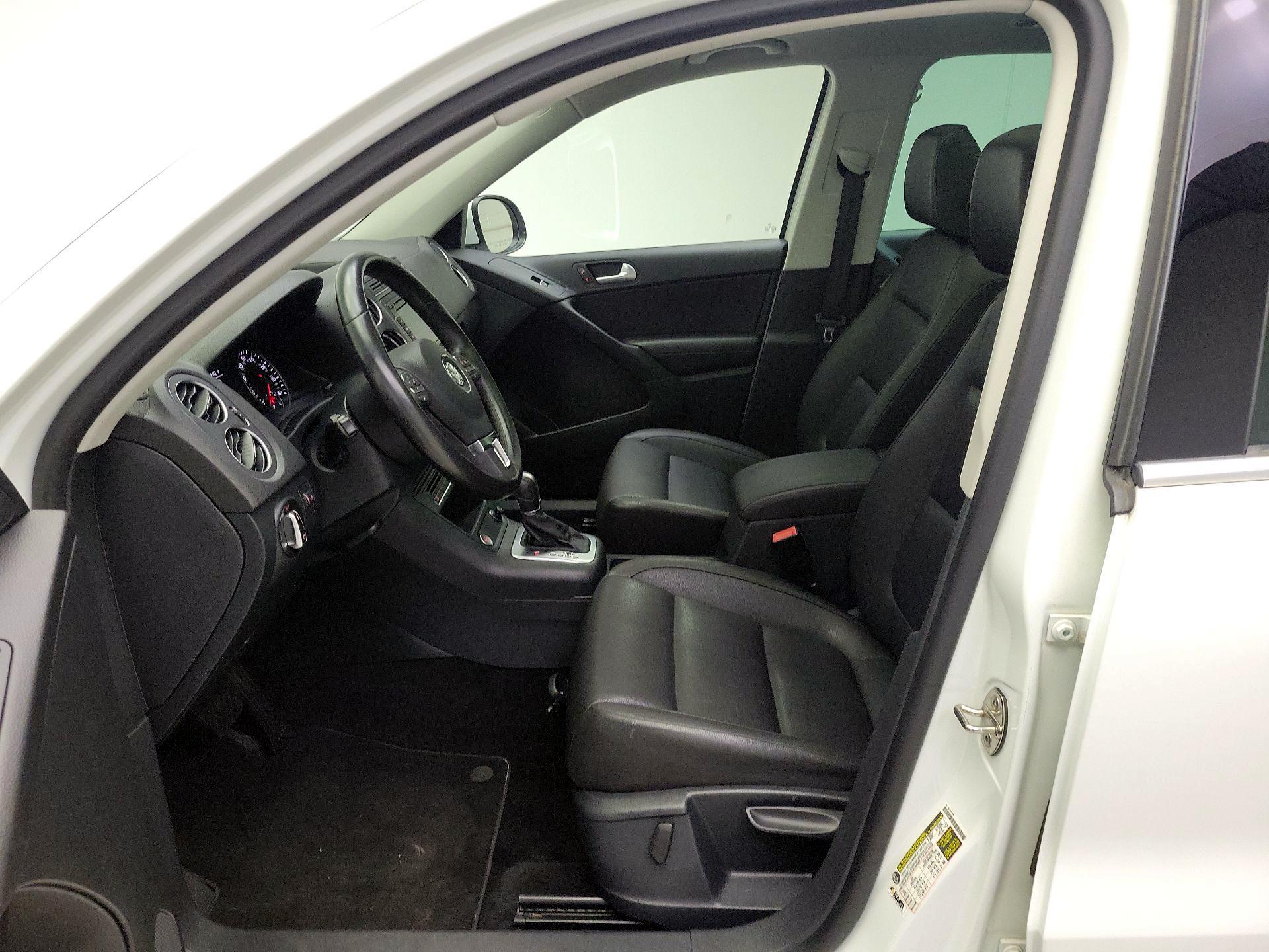 Thumbnail: 2015 Volkswagen Tiguan - 11