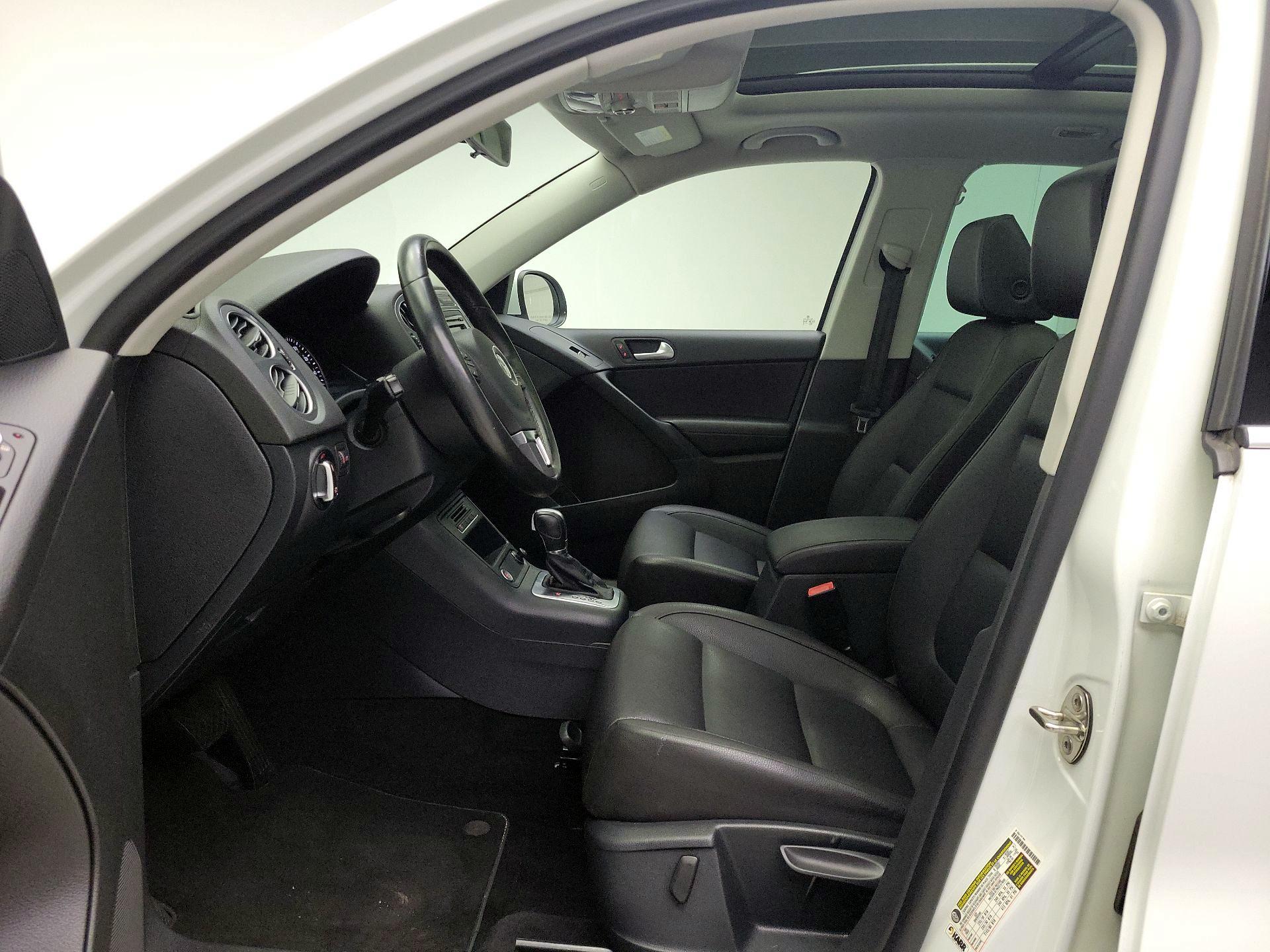 Thumbnail: 2015 Volkswagen Tiguan - 19