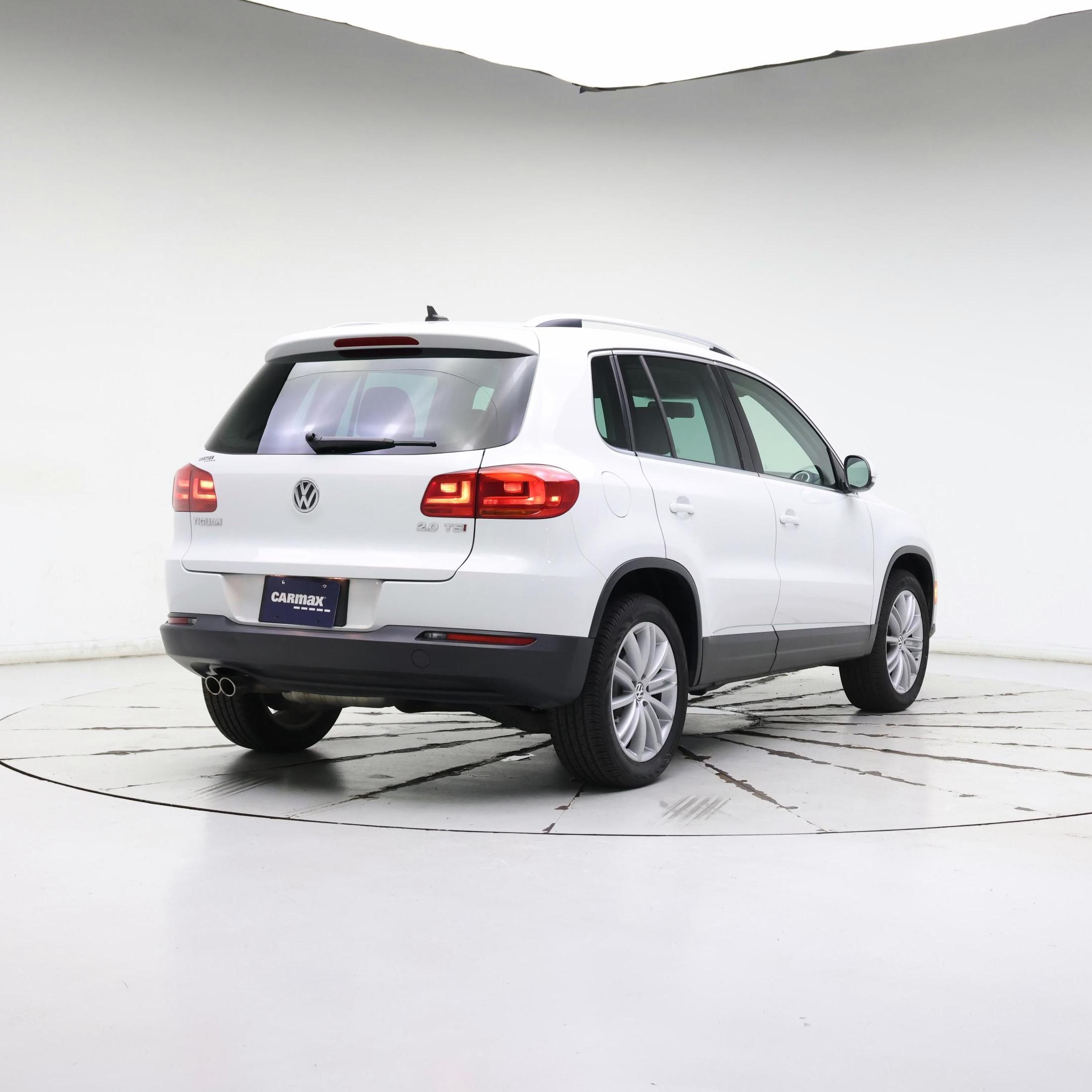 Thumbnail: 2015 Volkswagen Tiguan - 8