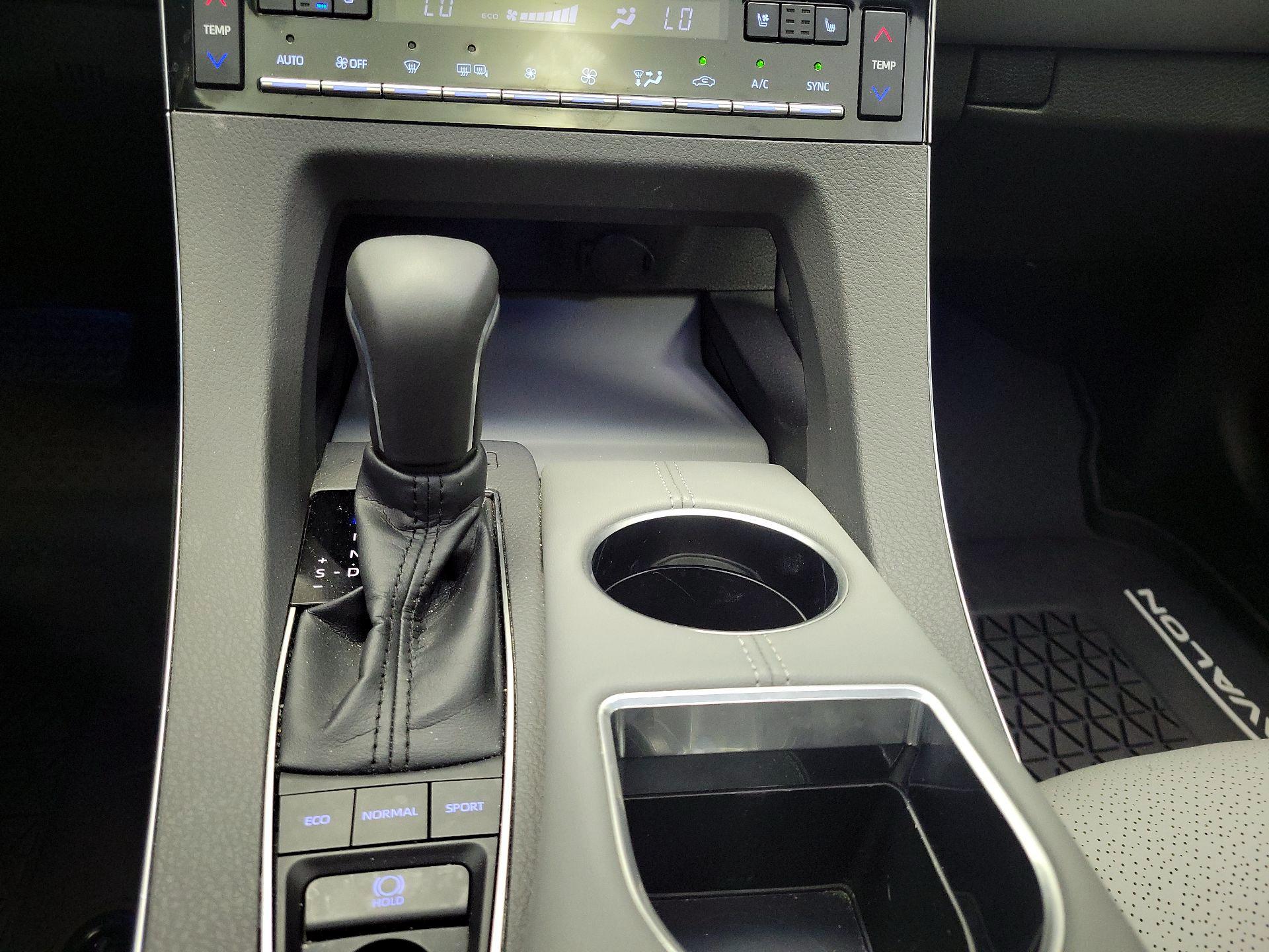Thumbnail: 2019 Toyota Avalon - 18
