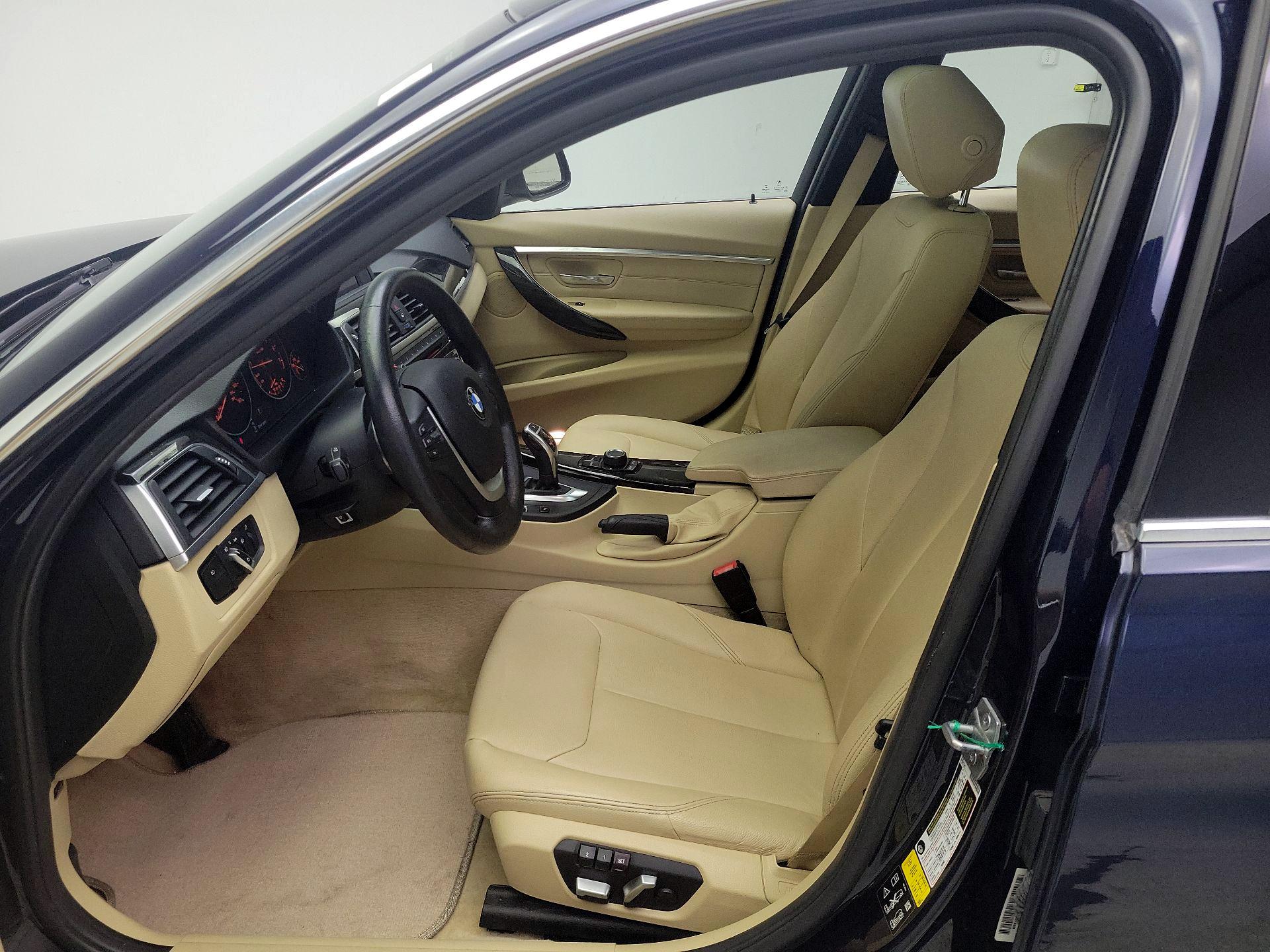 Thumbnail: 2016 BMW 3 Series - 11
