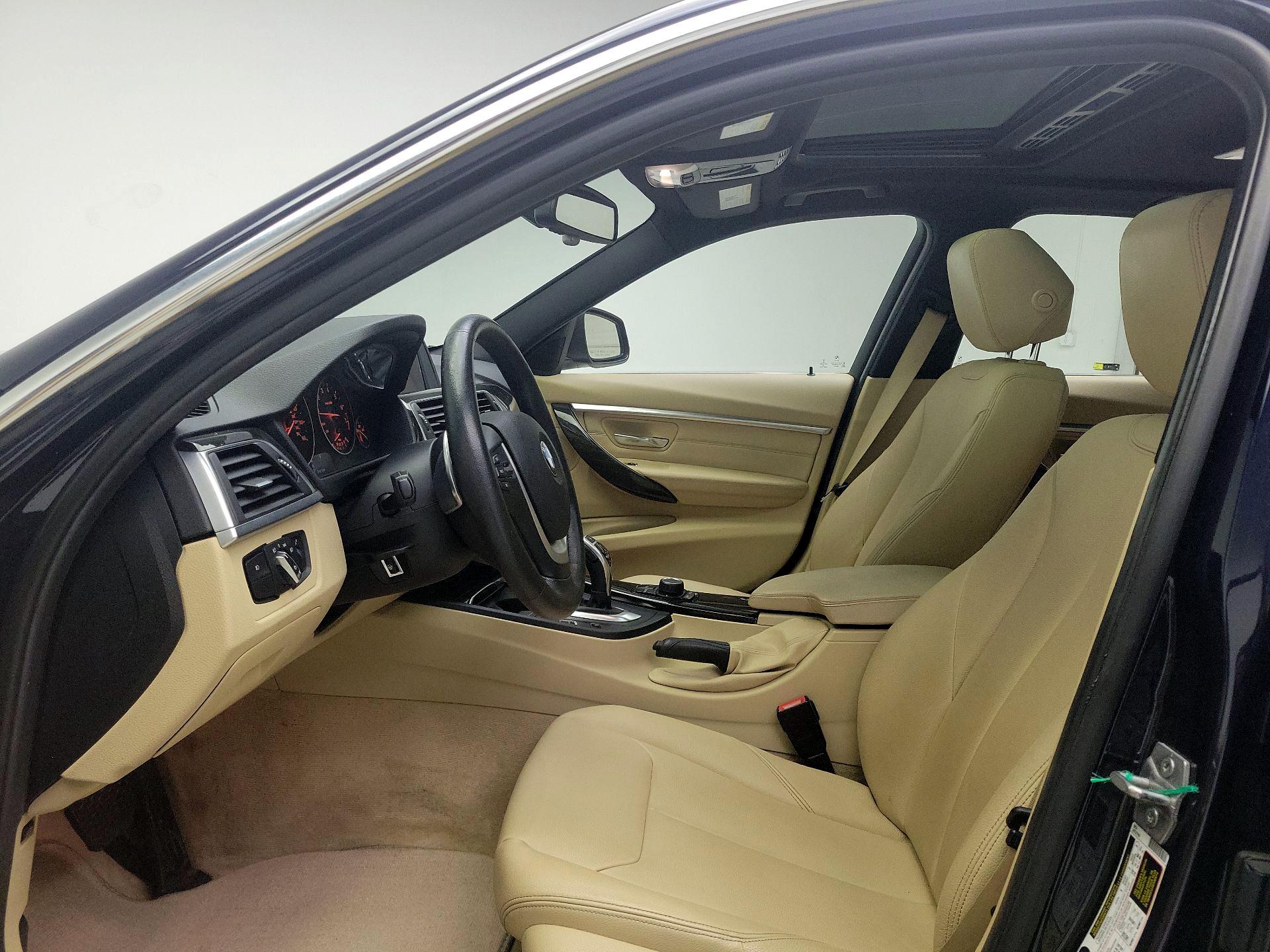 Thumbnail: 2016 BMW 3 Series - 19