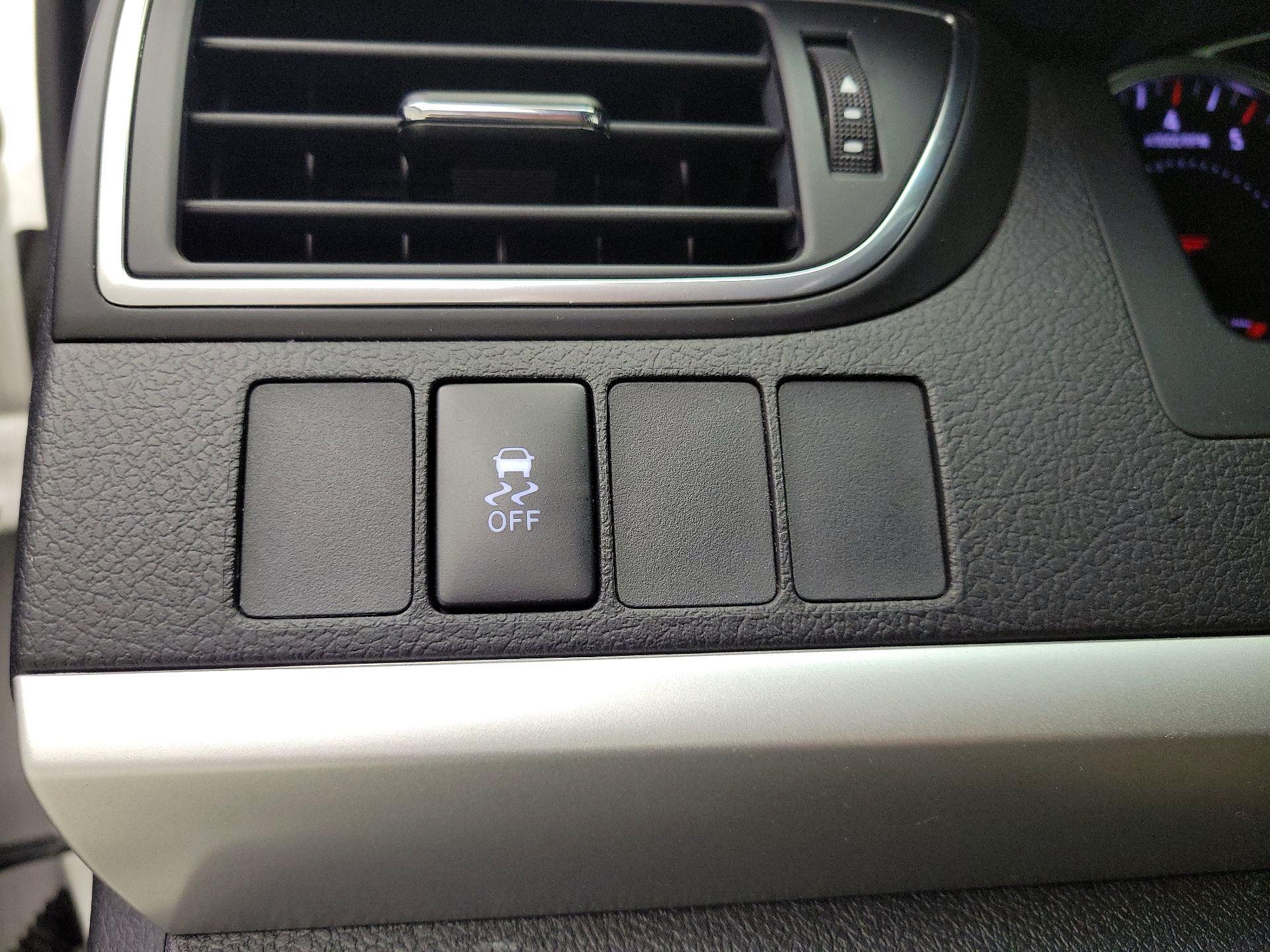 Thumbnail: 2017 Toyota Camry - 13