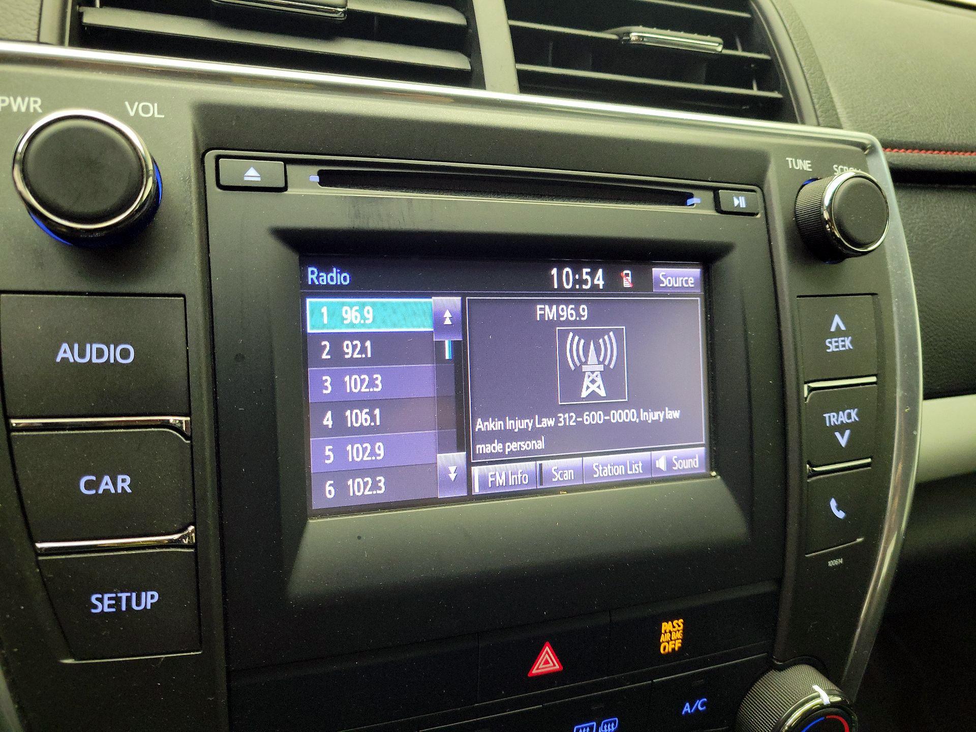 Thumbnail: 2017 Toyota Camry - 15