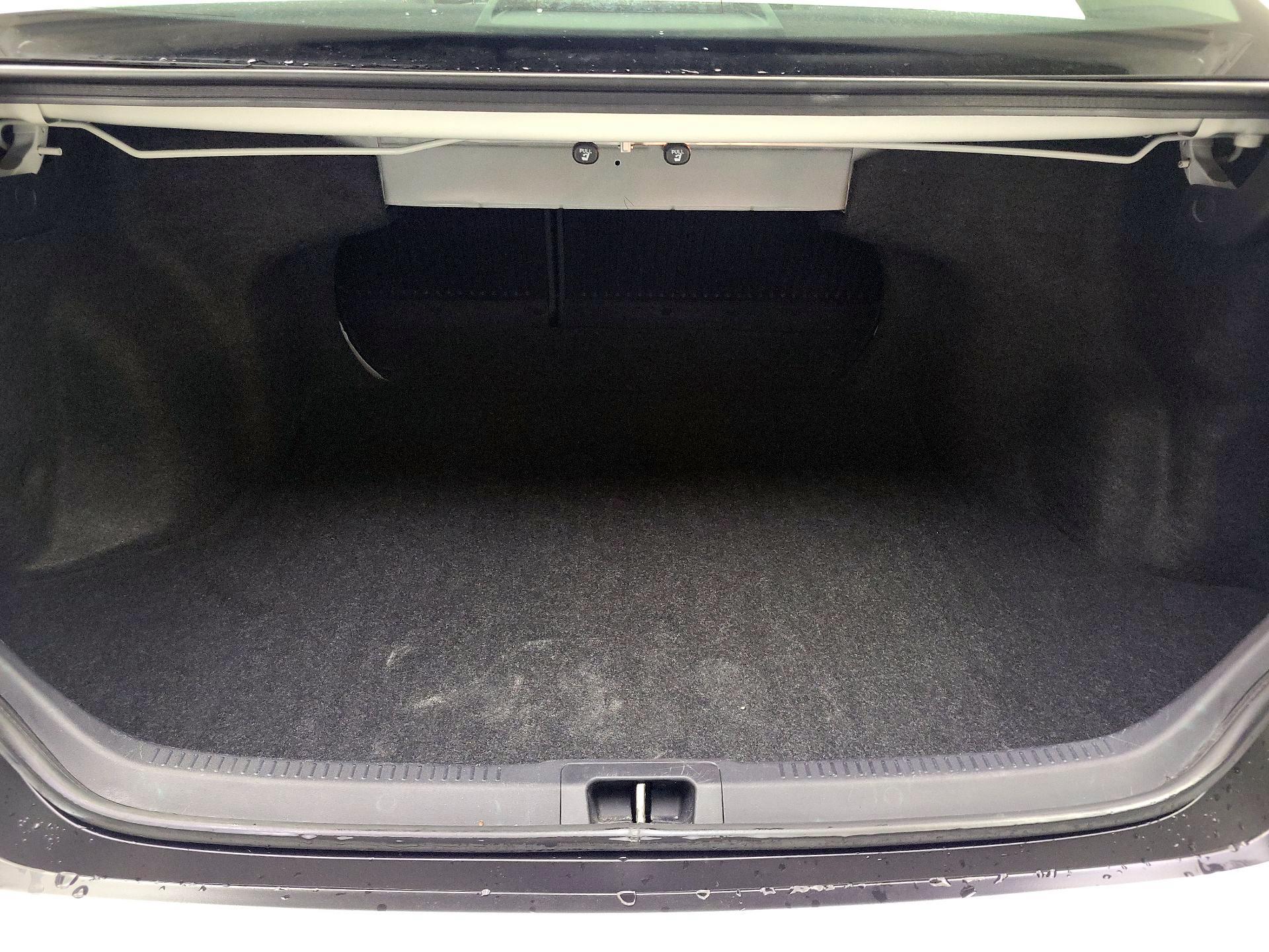 Thumbnail: 2017 Toyota Camry - 20