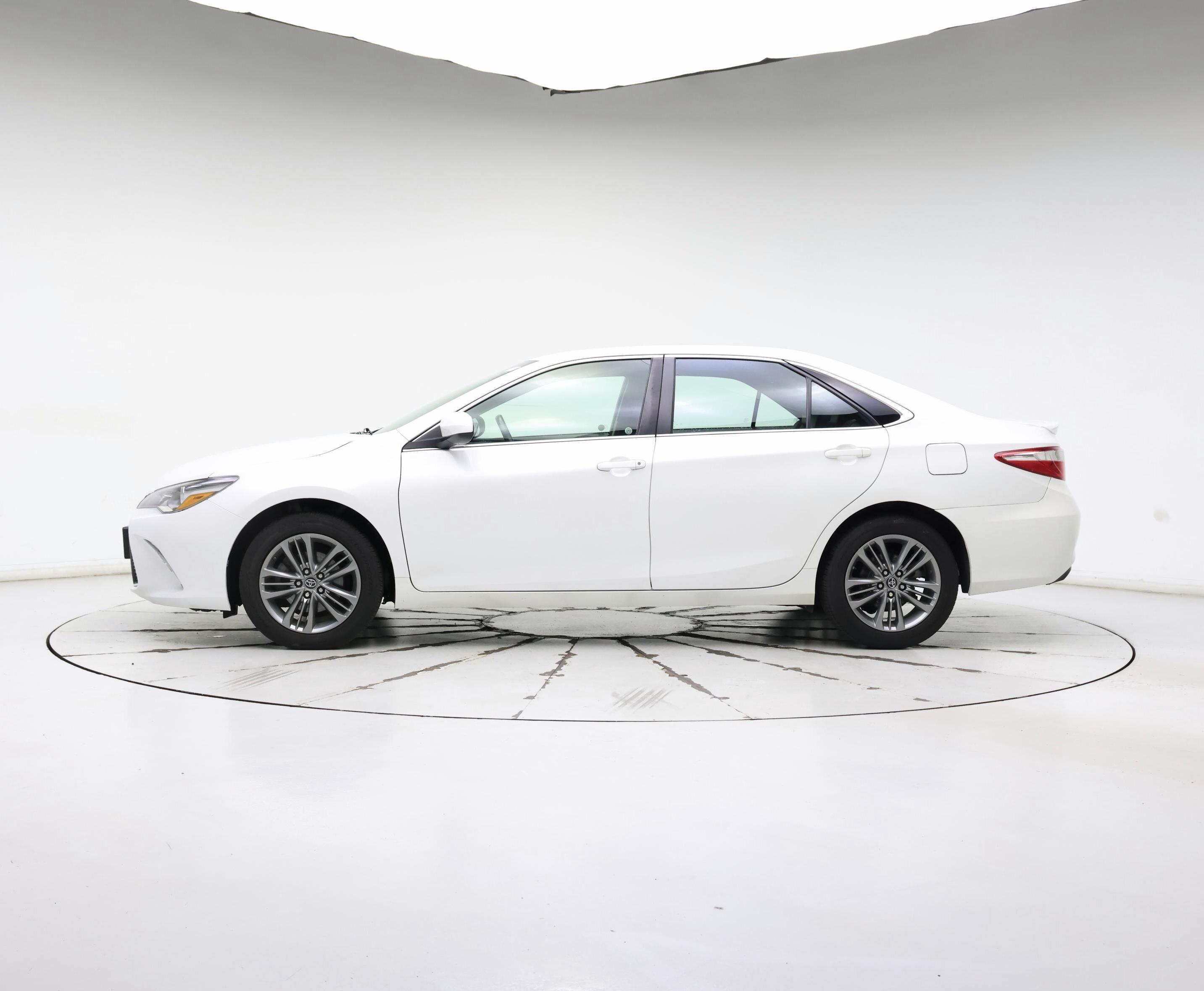 Thumbnail: 2017 Toyota Camry - 3