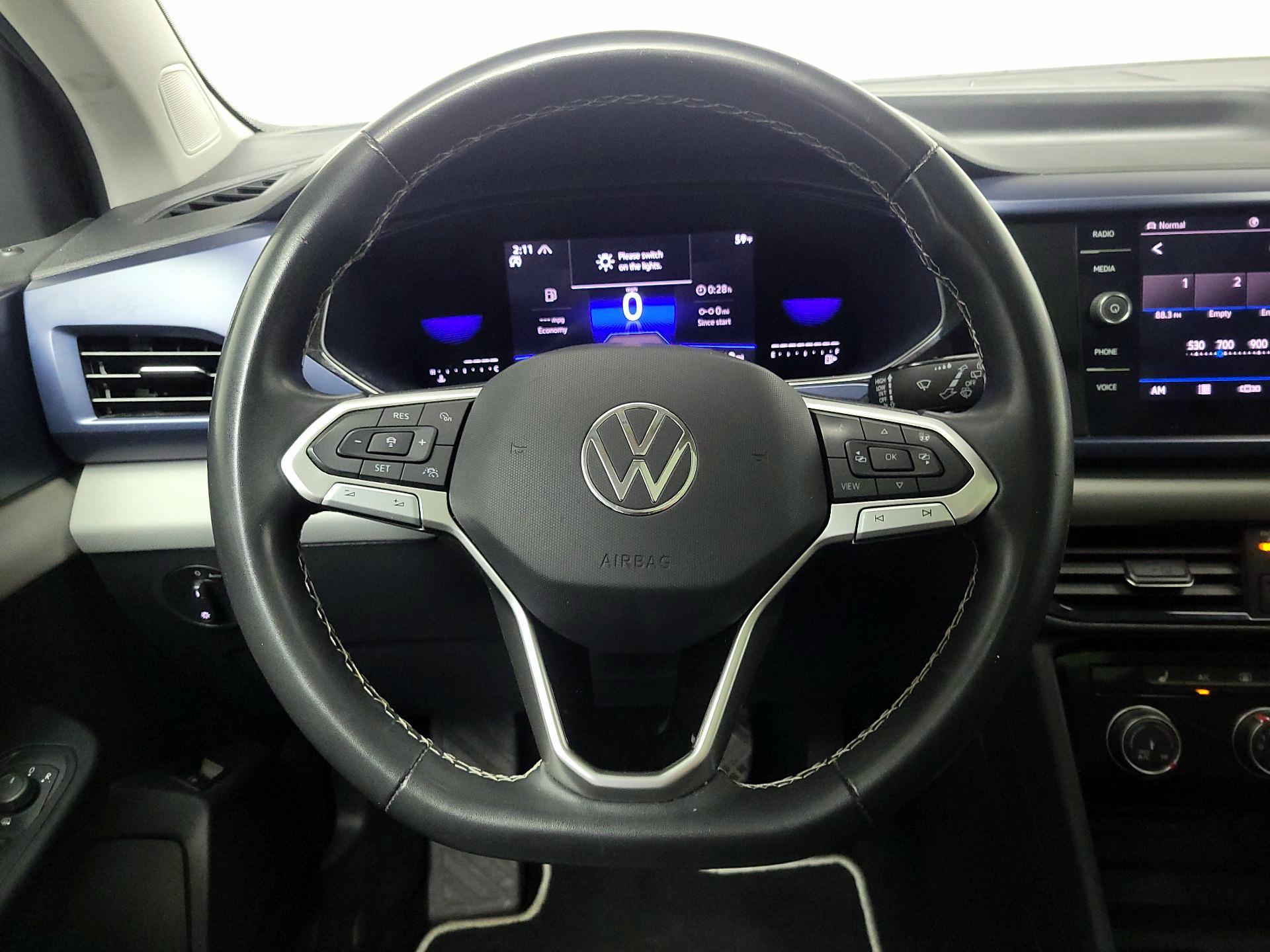 Thumbnail: 2023 Volkswagen Taos - 10