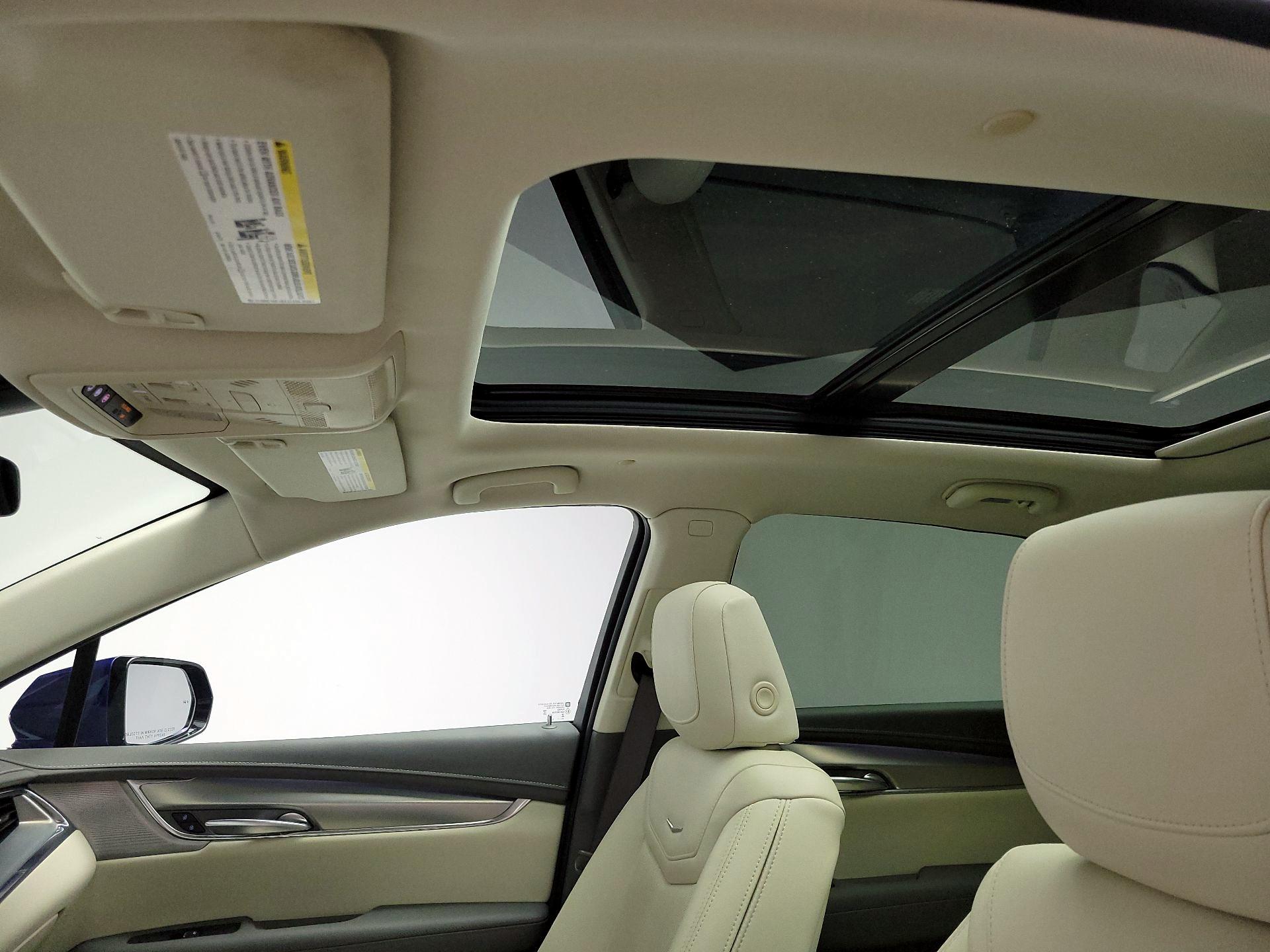 Thumbnail: 2023 Cadillac XT5 - 19