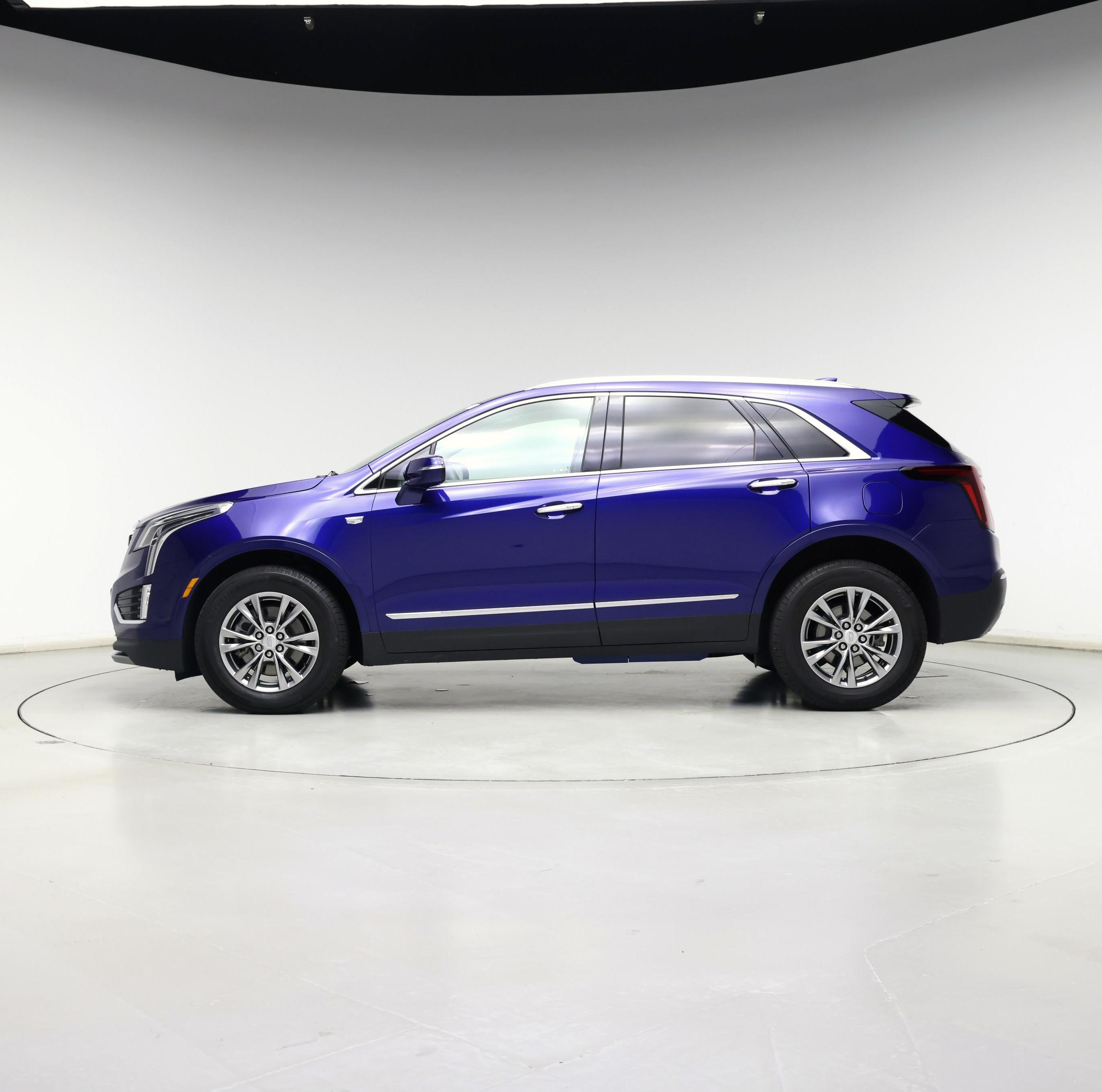 Thumbnail: 2023 Cadillac XT5 - 3