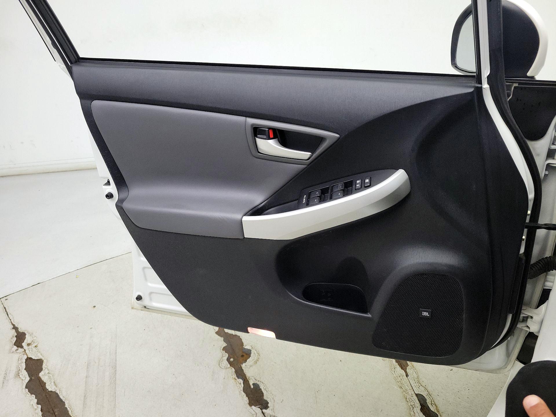 Thumbnail: 2014 Toyota Prius - 12
