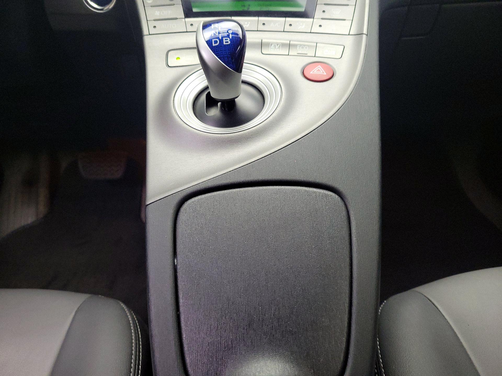 Thumbnail: 2014 Toyota Prius - 17