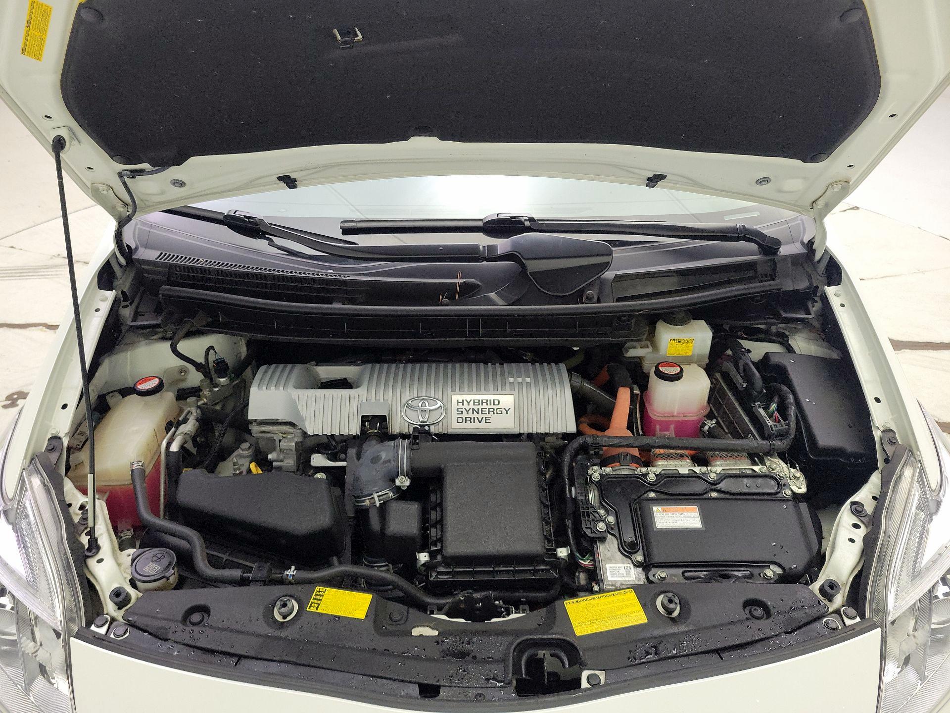 Thumbnail: 2014 Toyota Prius - 20