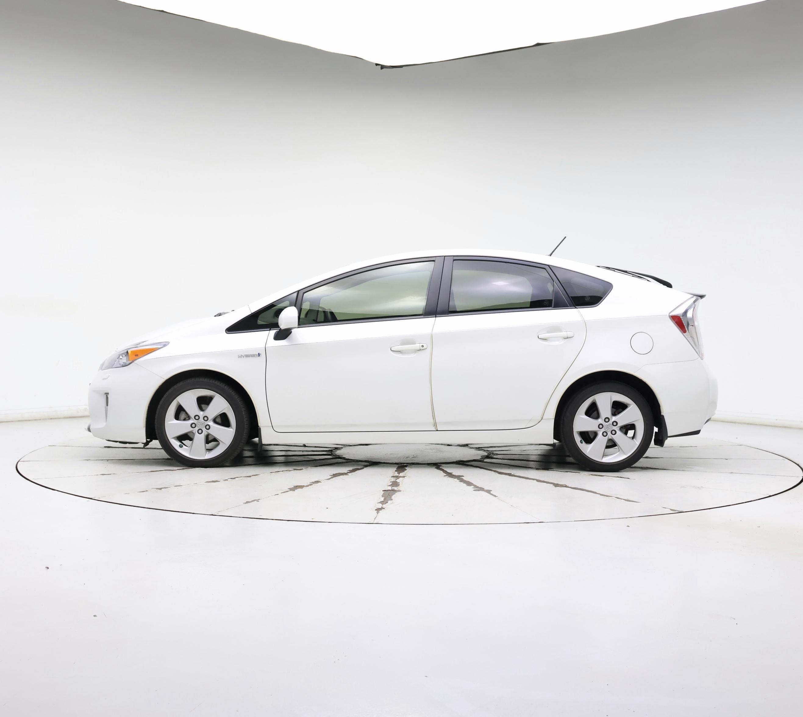 Thumbnail: 2014 Toyota Prius - 3