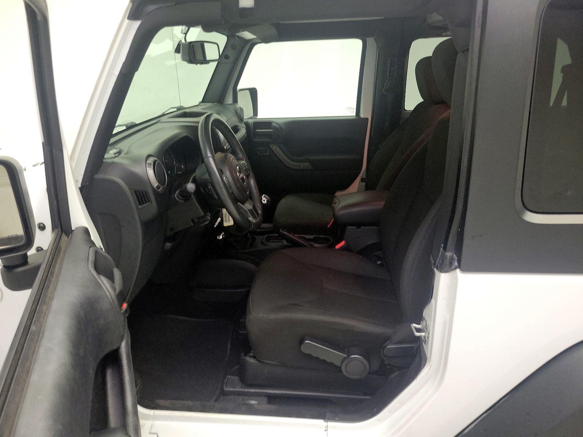 Thumbnail: 2016 Jeep Wrangler - 11