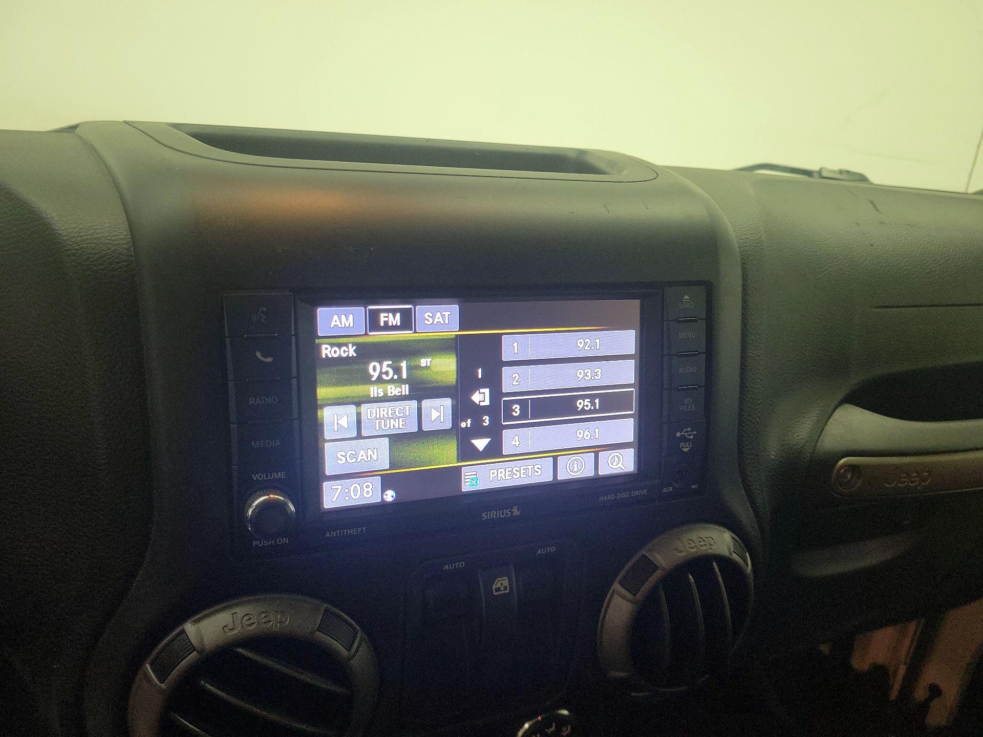 Thumbnail: 2016 Jeep Wrangler - 13