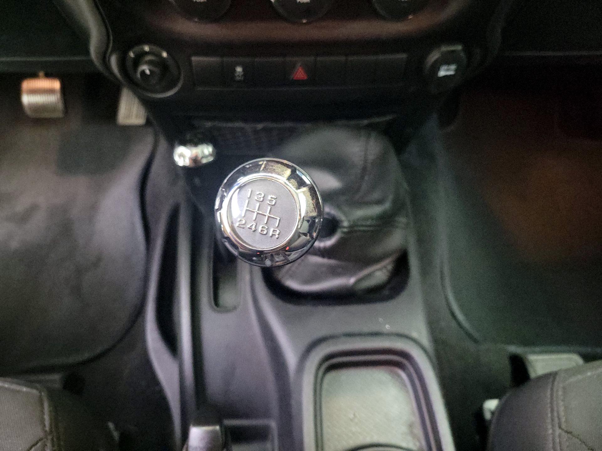Thumbnail: 2016 Jeep Wrangler - 15