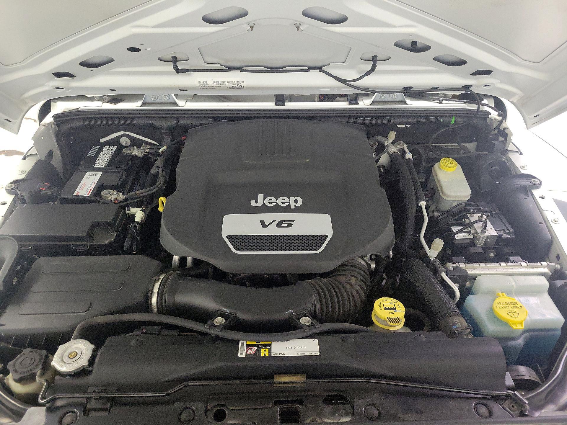 Thumbnail: 2016 Jeep Wrangler - 17