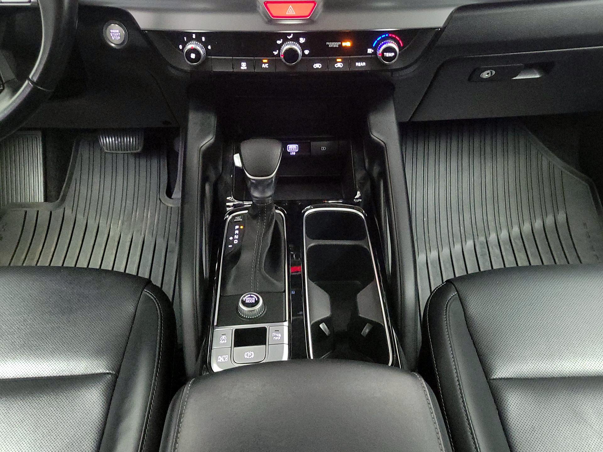 Thumbnail: 2021 Kia Telluride - 17