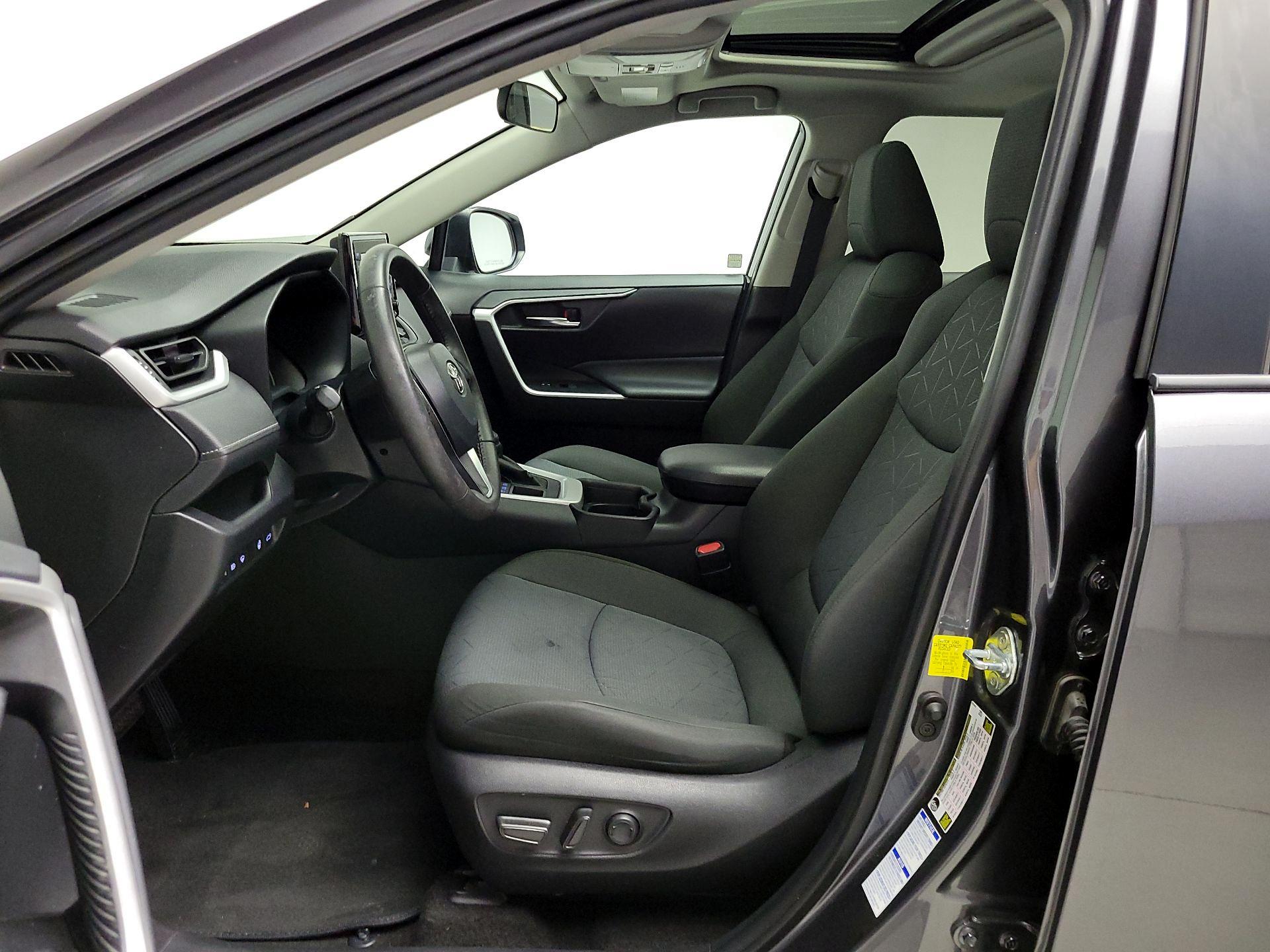 Thumbnail: 2021 Toyota RAV4 - 11
