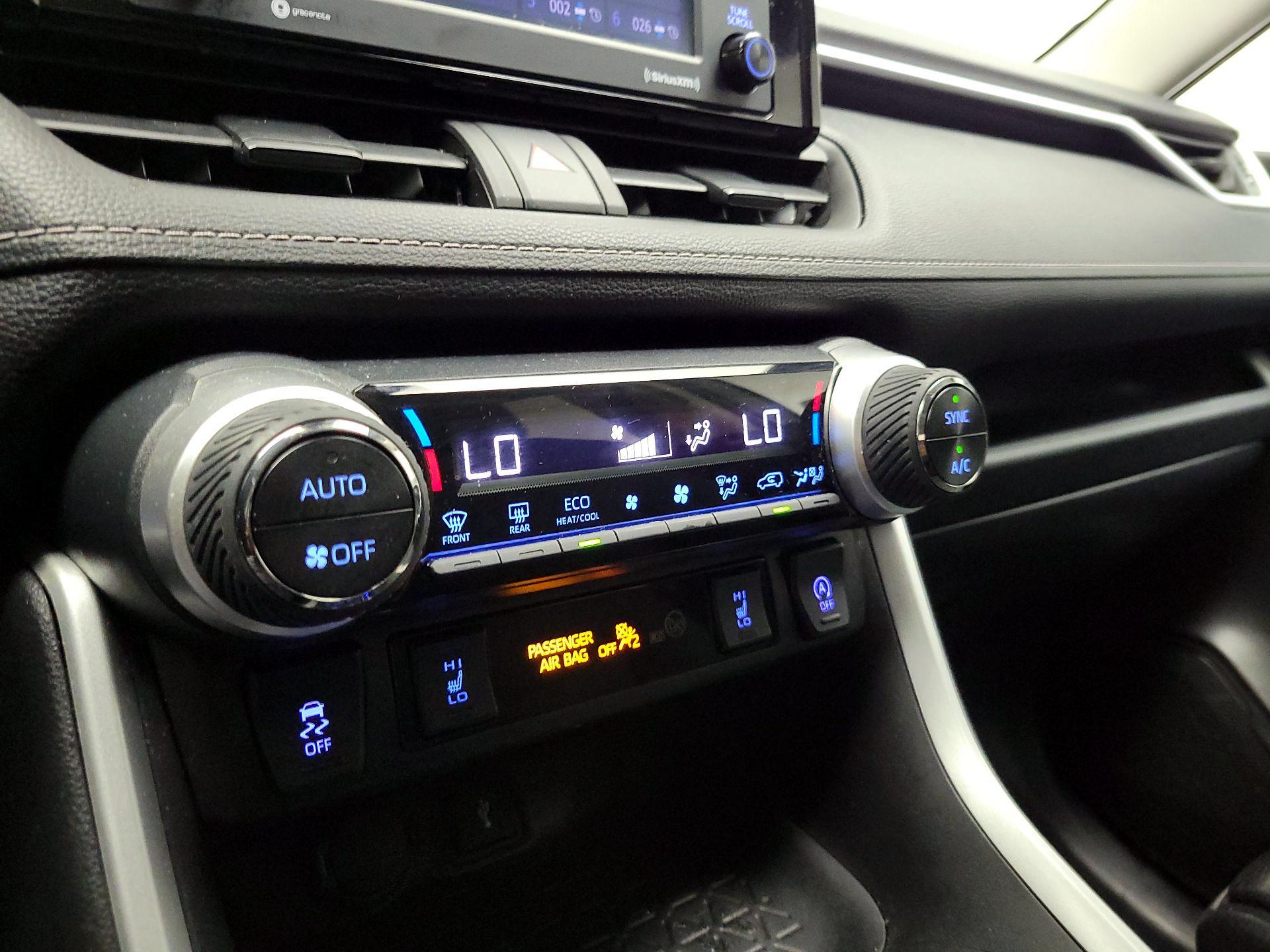 Thumbnail: 2021 Toyota RAV4 - 16