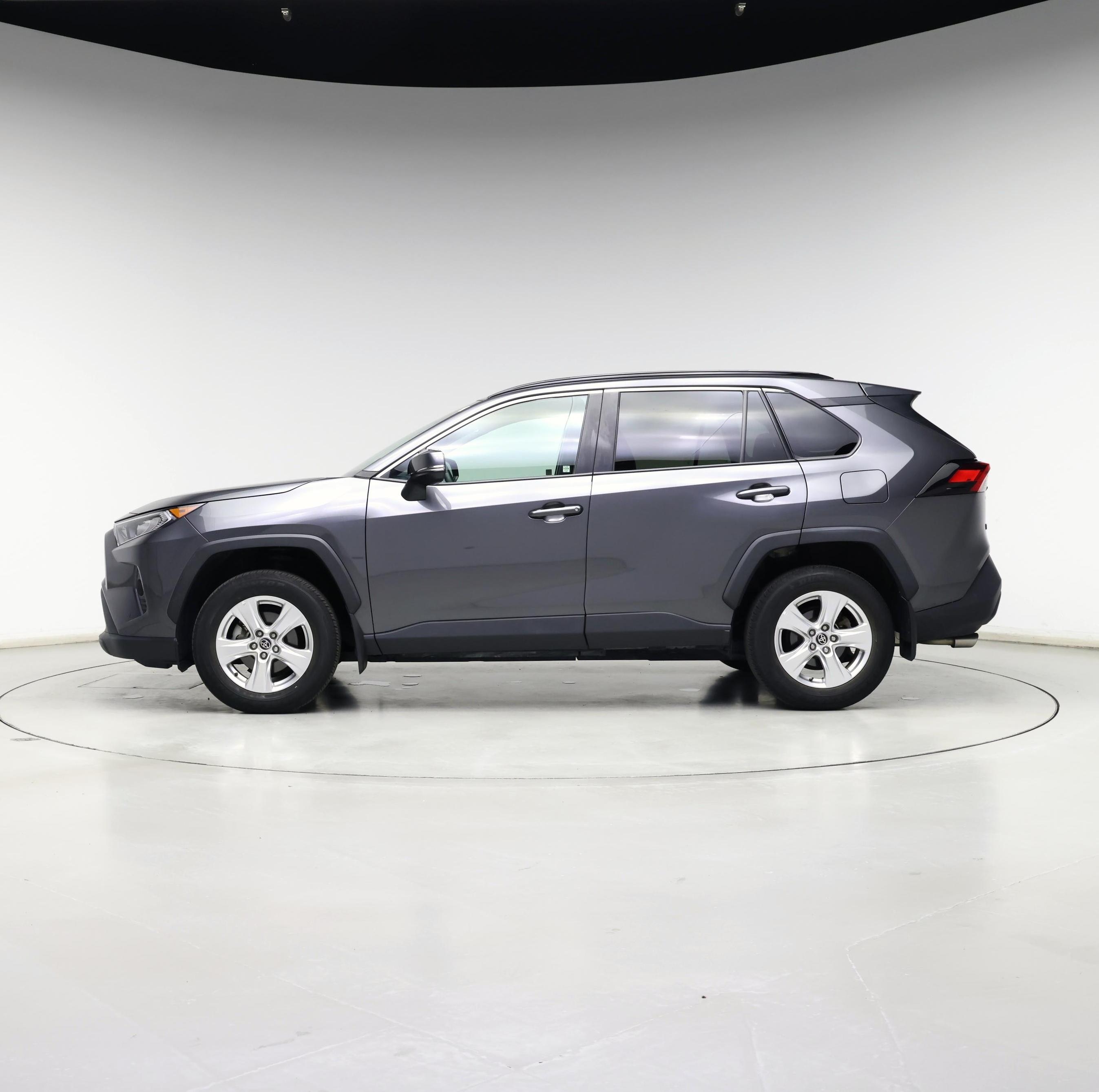 Thumbnail: 2021 Toyota RAV4 - 3