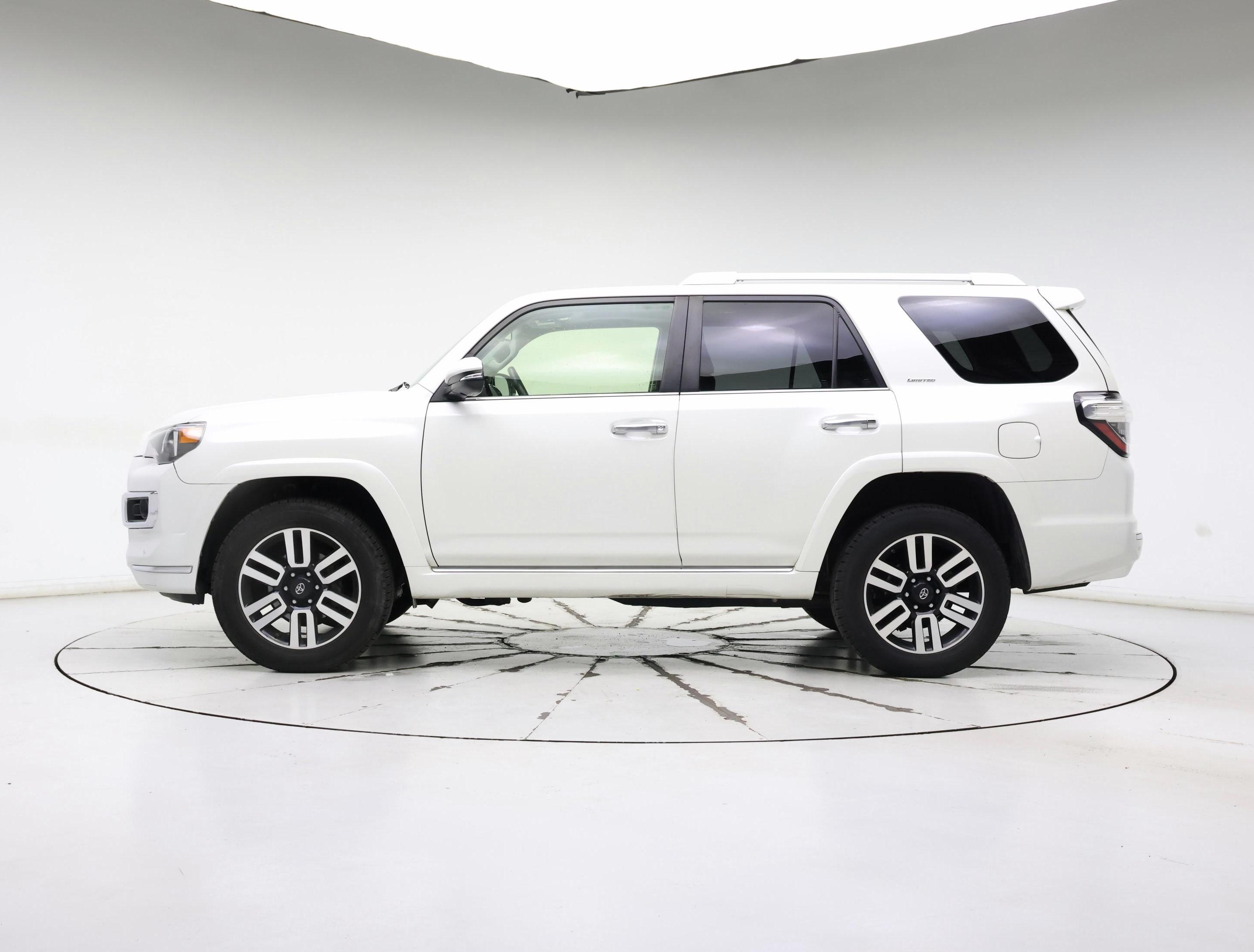 Thumbnail: 2019 Toyota 4Runner - 3