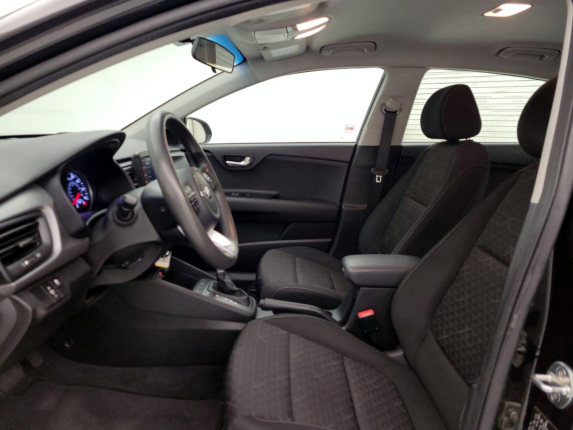 Thumbnail: 2019 Kia Rio - 11