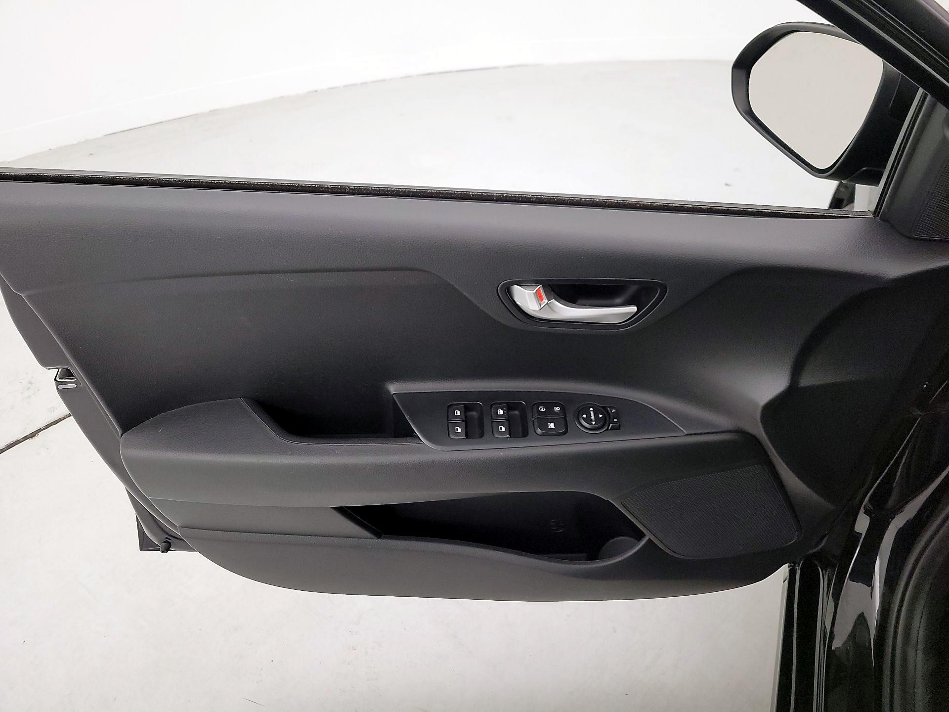 Thumbnail: 2019 Kia Rio - 12