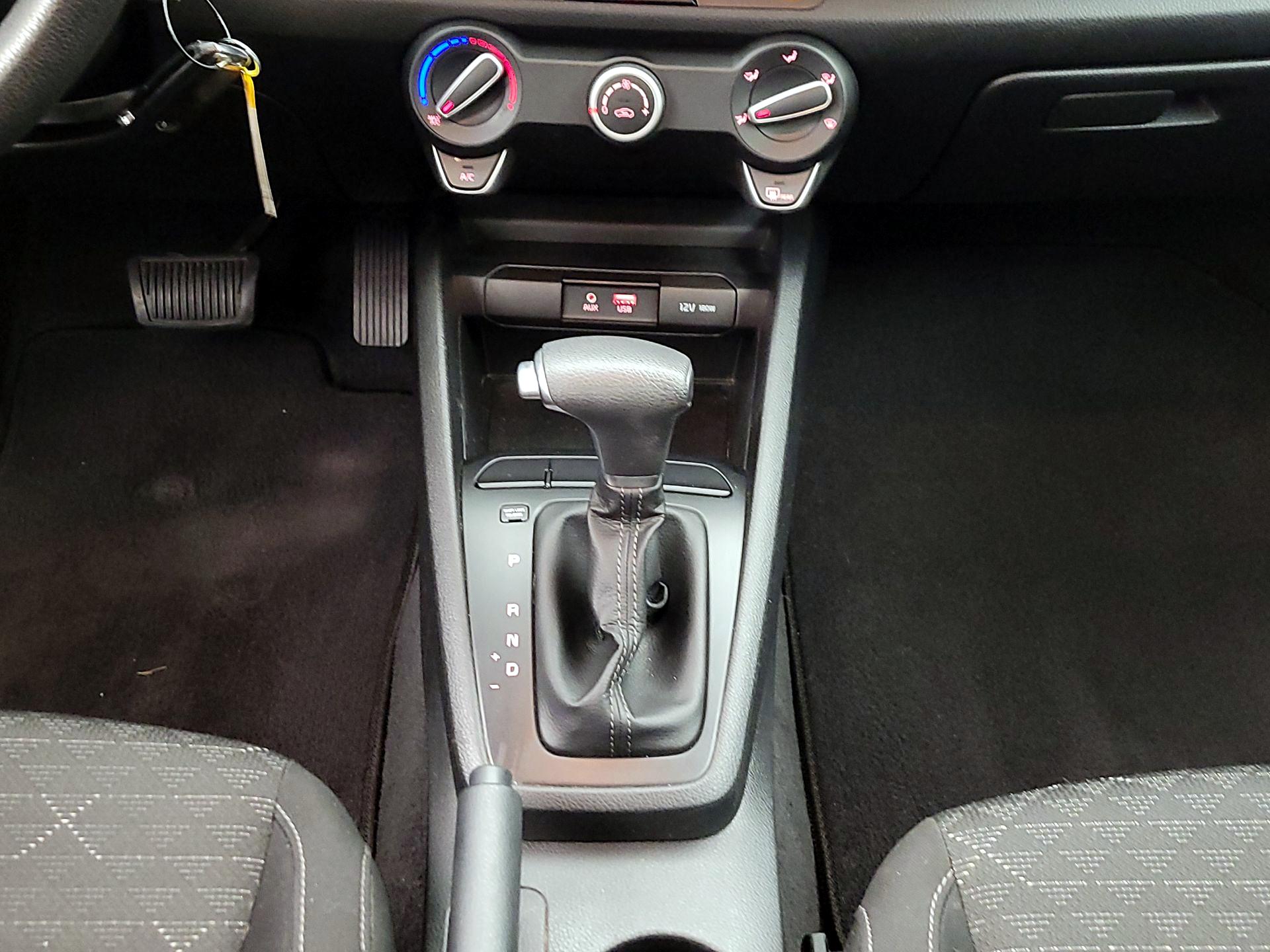 Thumbnail: 2019 Kia Rio - 17
