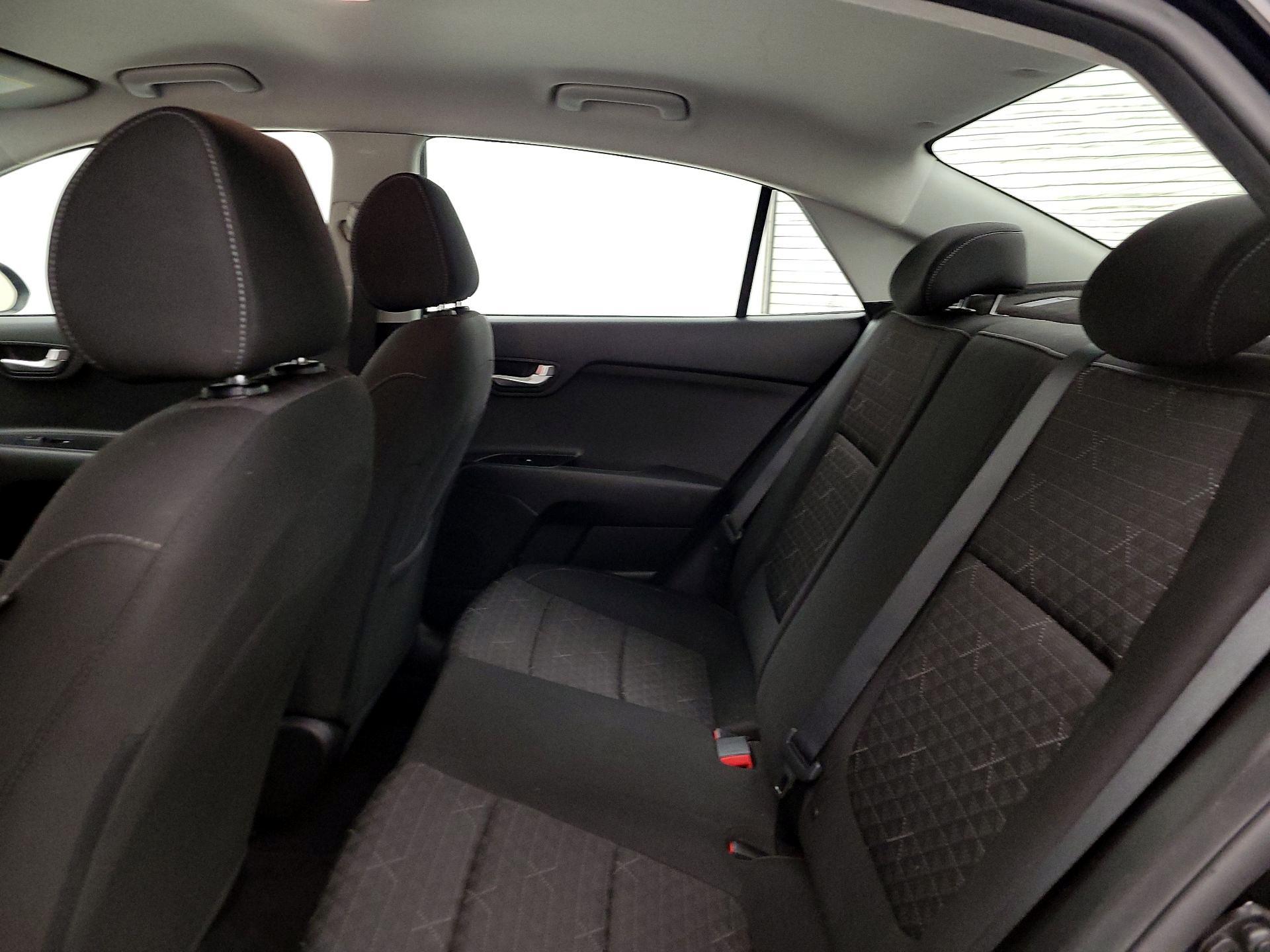 Thumbnail: 2019 Kia Rio - 19