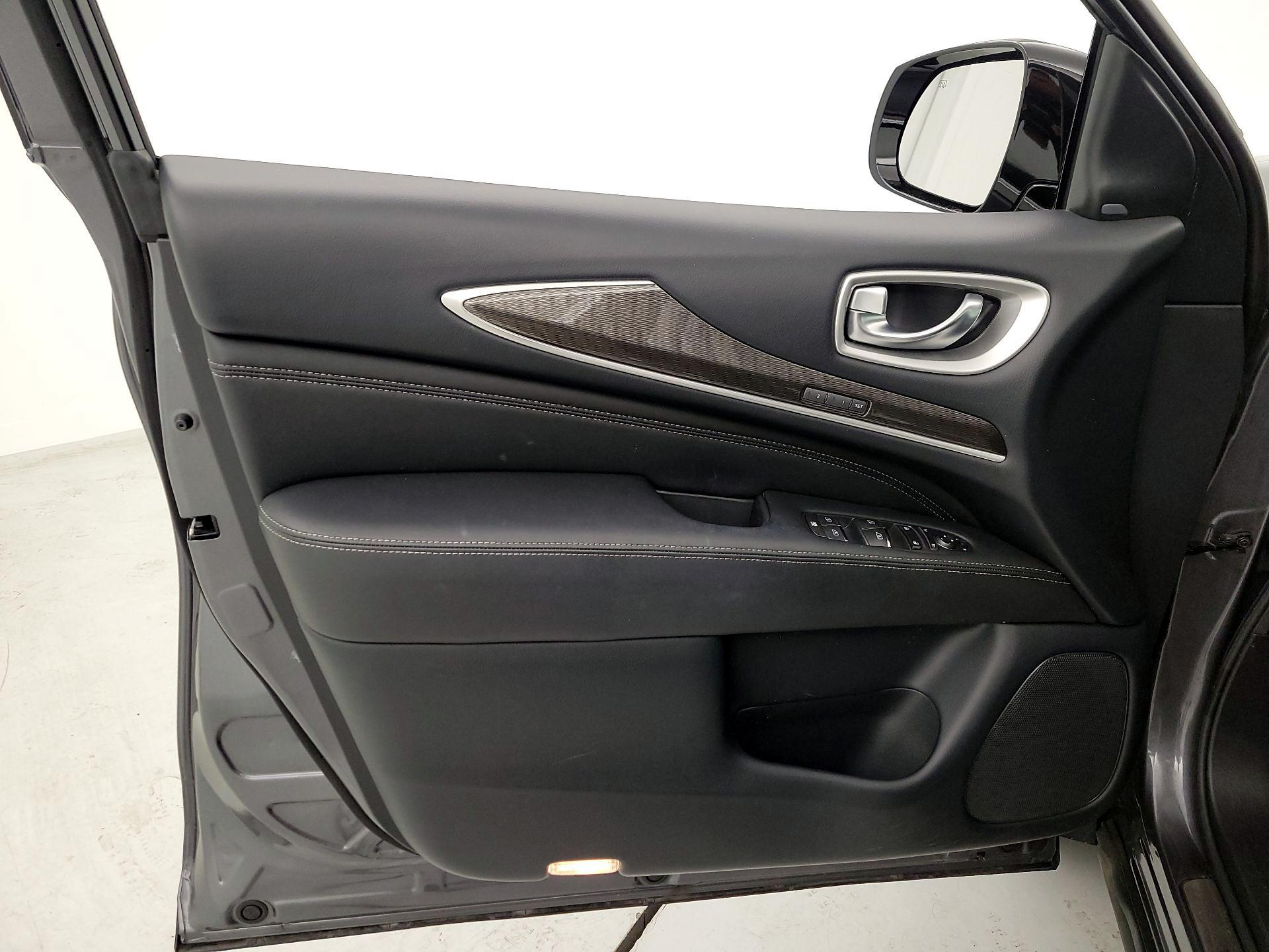 Thumbnail: 2019 INFINITI QX60 - 10