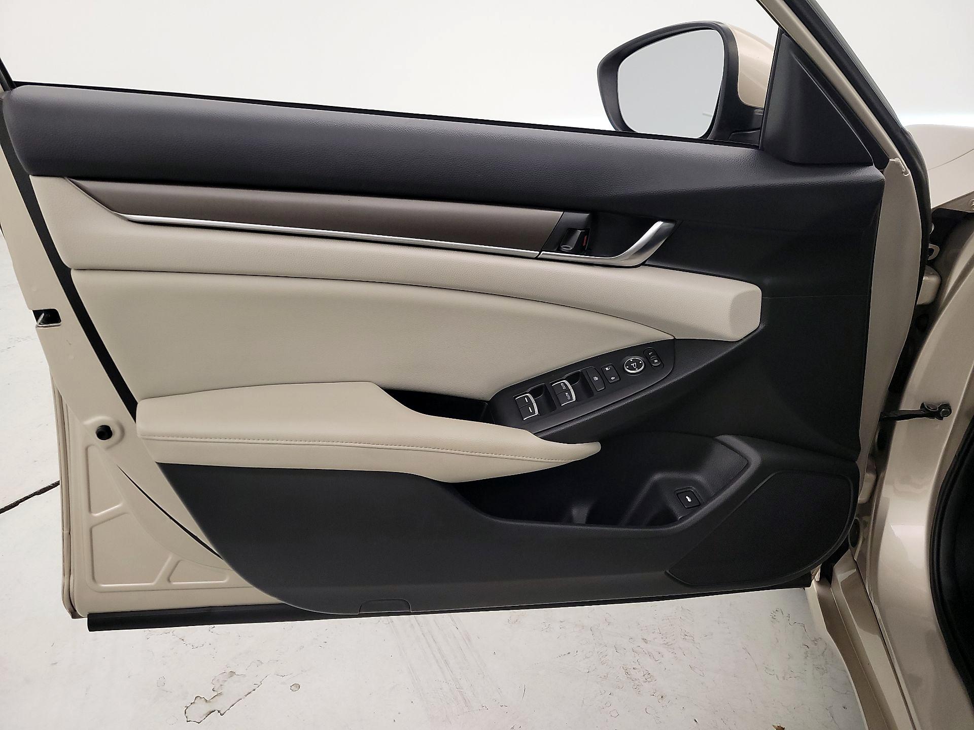 Thumbnail: 2018 Honda Accord - 12