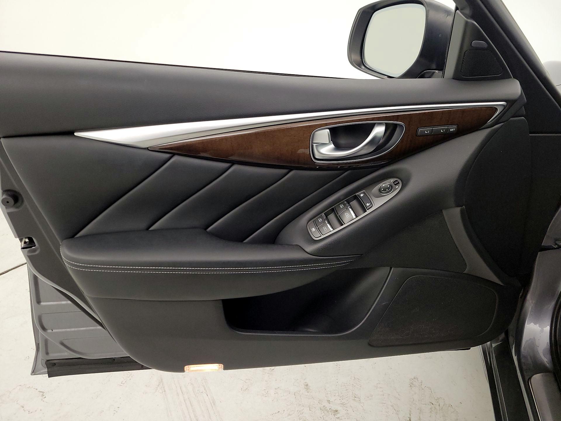 Thumbnail: 2016 INFINITI Q50 - 12