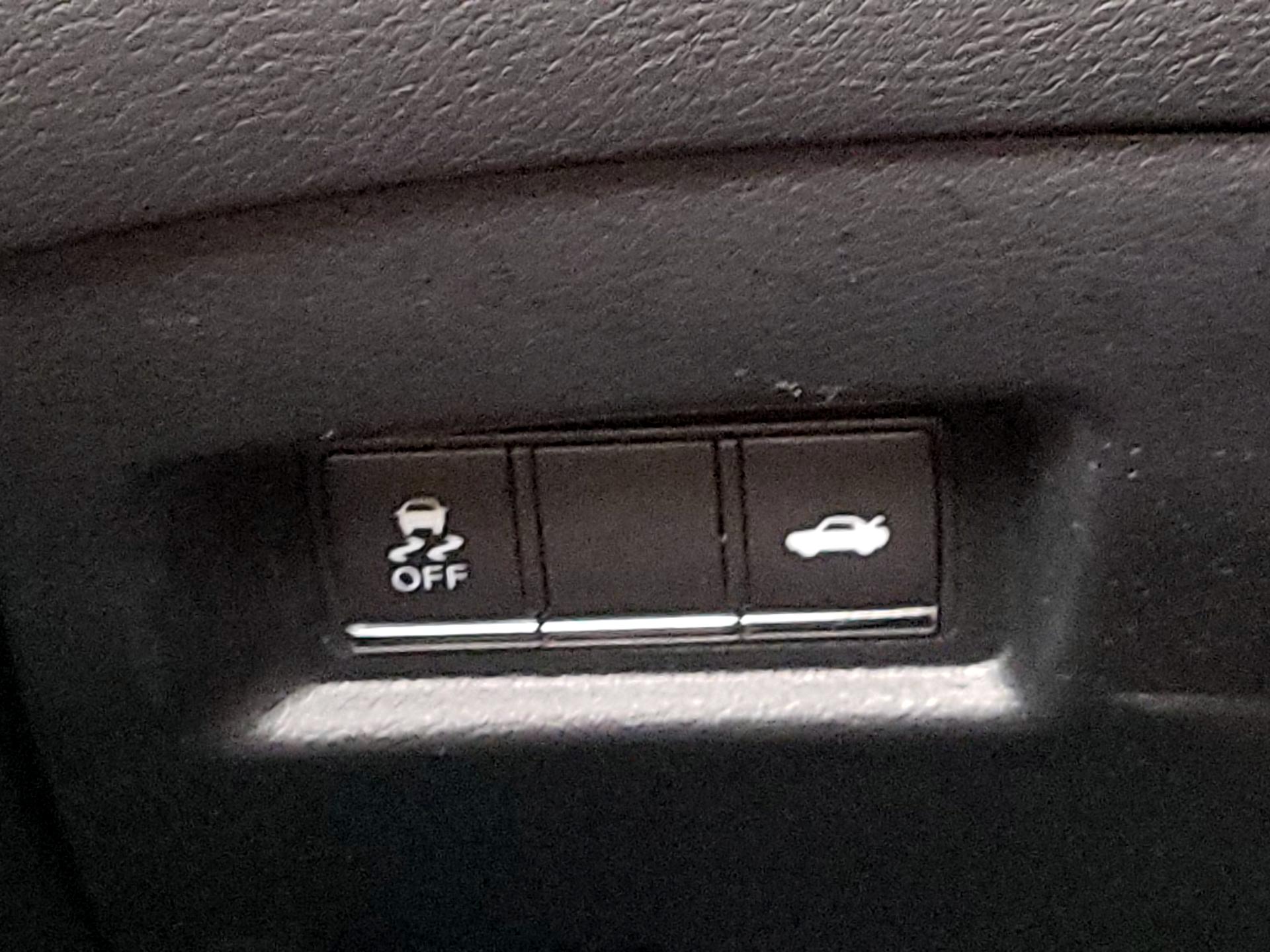 Thumbnail: 2016 INFINITI Q50 - 13