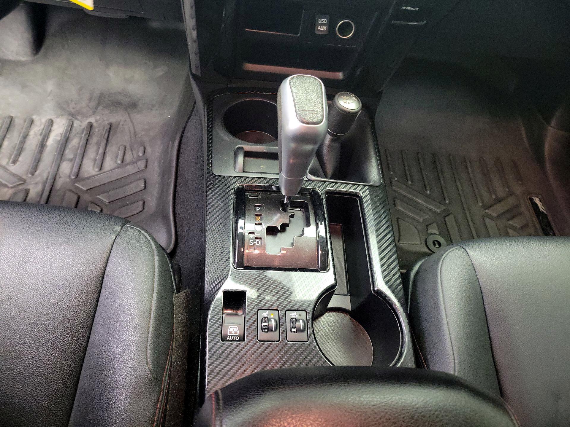 Thumbnail: 2019 Toyota 4Runner - 18